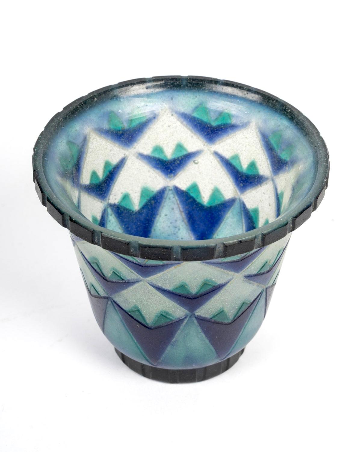 1930 Gabriel Argy-Rousseau Vase Palmettes Triangulaires Pate de Verre Glass (Französisch) im Angebot