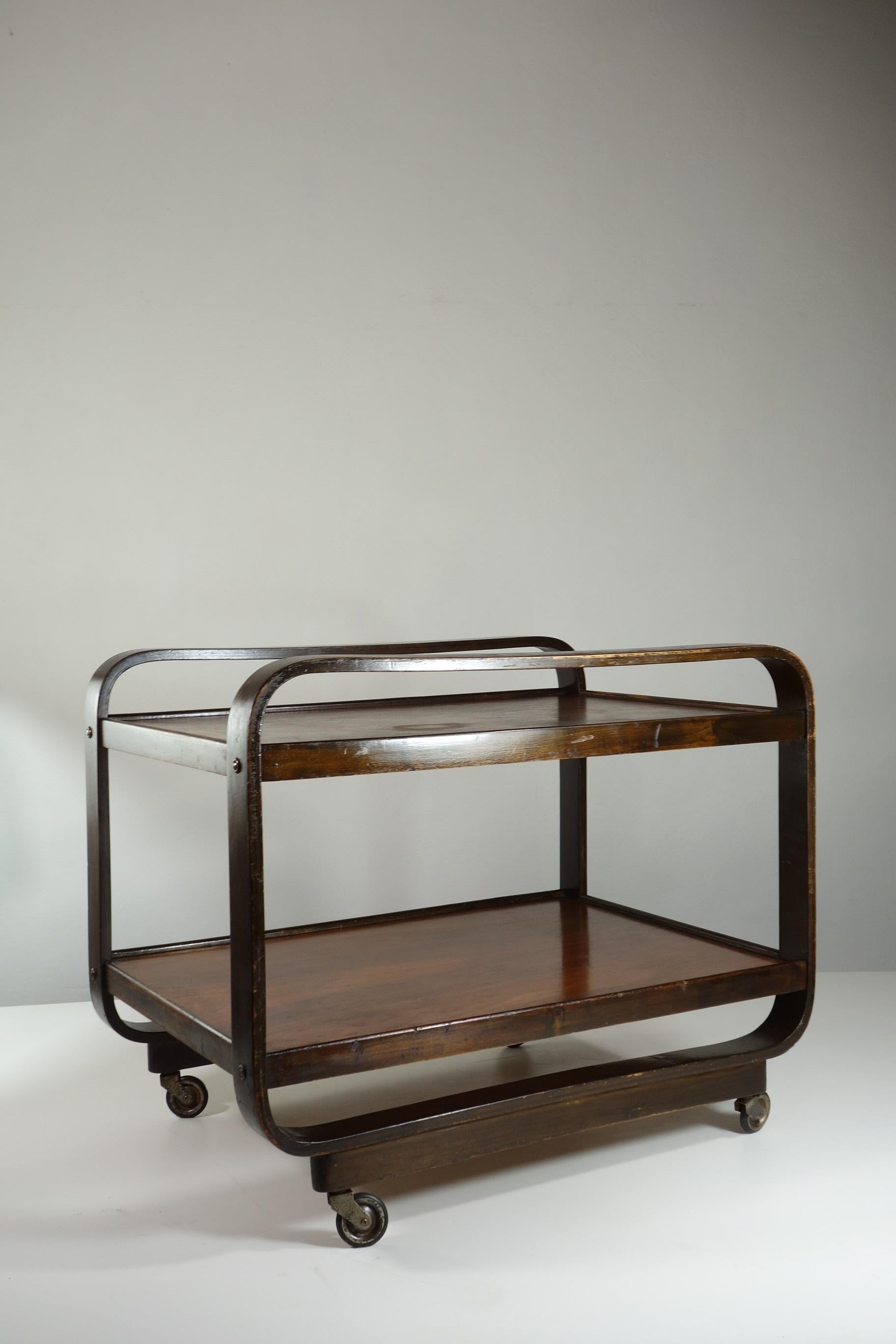 Carrito de bar
diseño Giuseppe Pagano 
prod. Gino Maggioni
1938

Tablero de madera y contrachapado curvado de haya 
Excelente estado

Ejemplo icónico de Mobiliario Racionalista

Buen estado original
