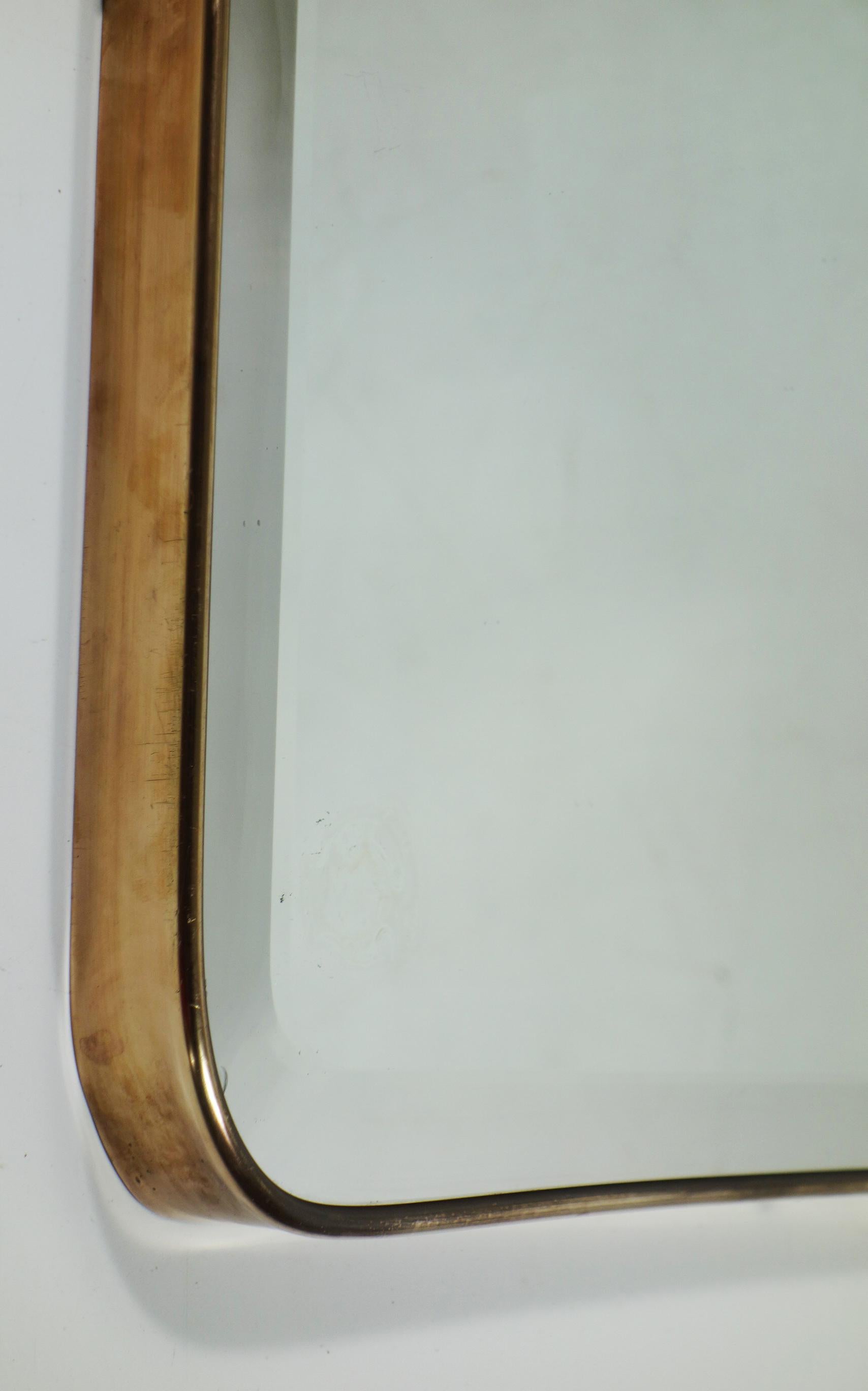 Italiano 1930 Specchio da parete in ottone di design moderno Art&Deco italiano in vendita