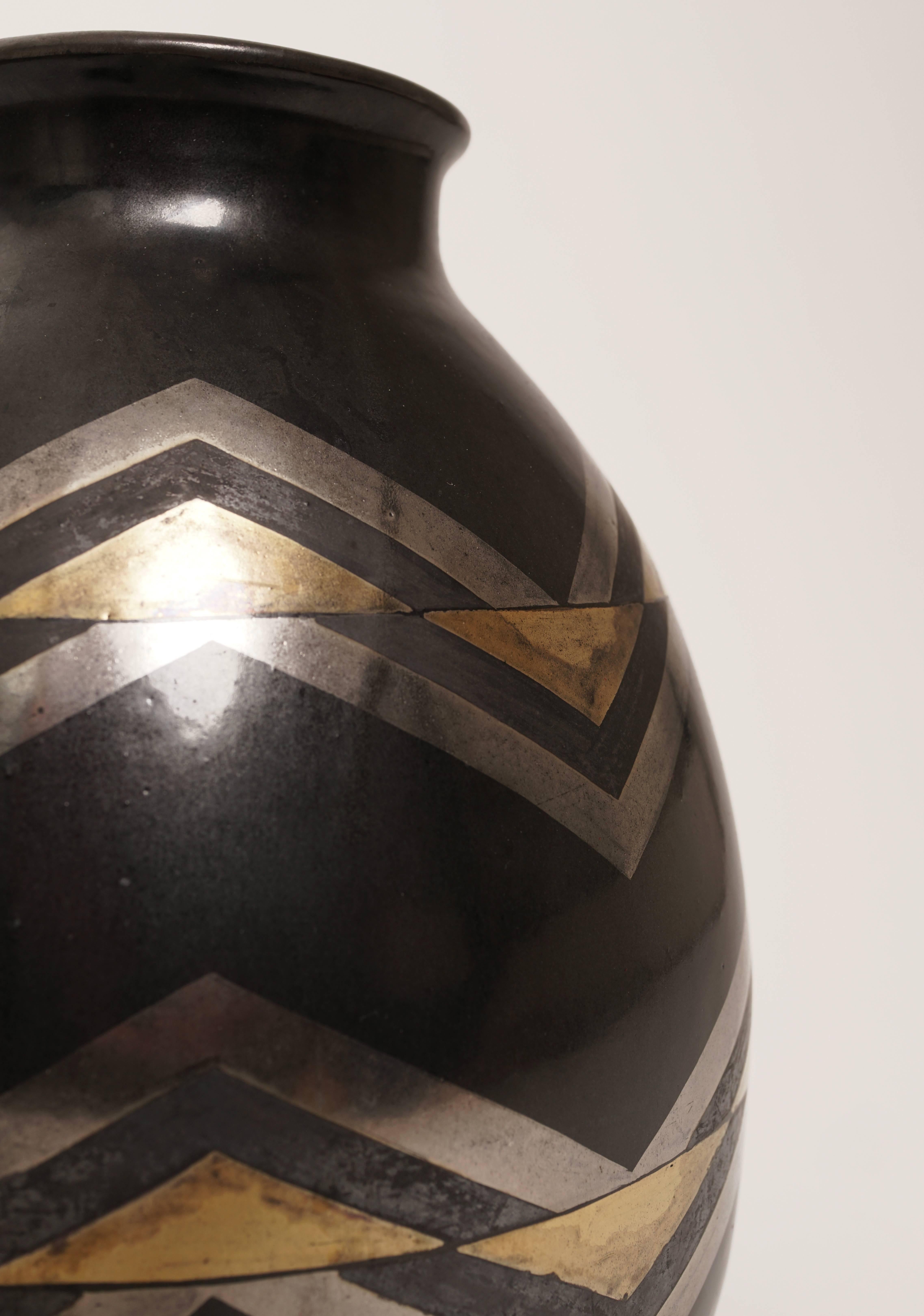 1930, Jean Luce, Black and Gilt Glazed Stoneware Art Deco Chevrons Vase In Good Condition In Paris, FR