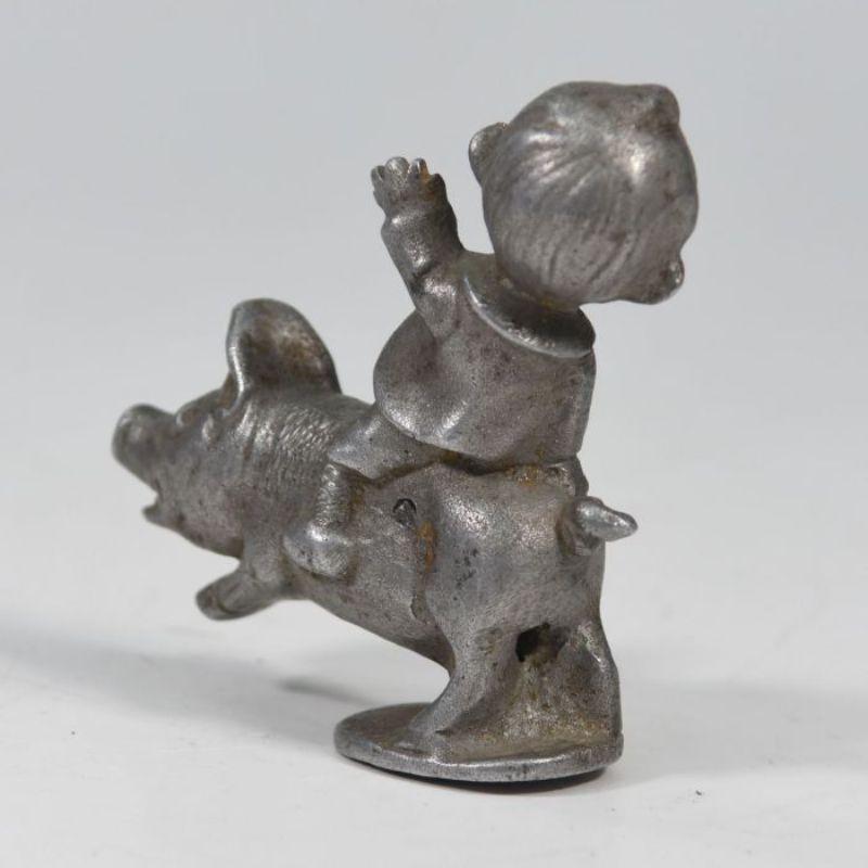 1930 Jeannot Child Mascot on His Aluminum Radiator CAP Pig In Good Condition For Sale In Marseille, FR