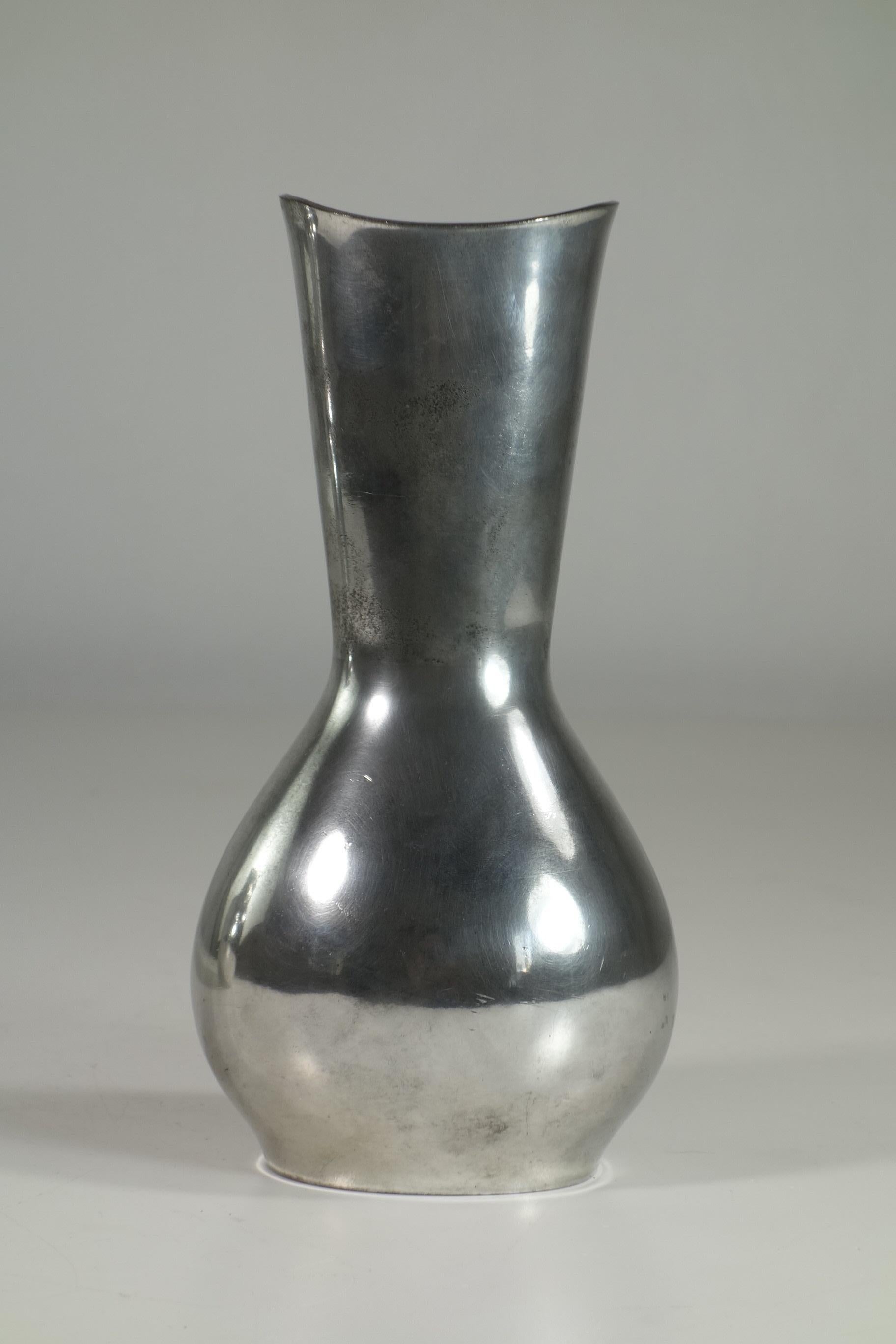 Pareja de jarrones de peltre art déco Just Andersen de 1930 en venta 3