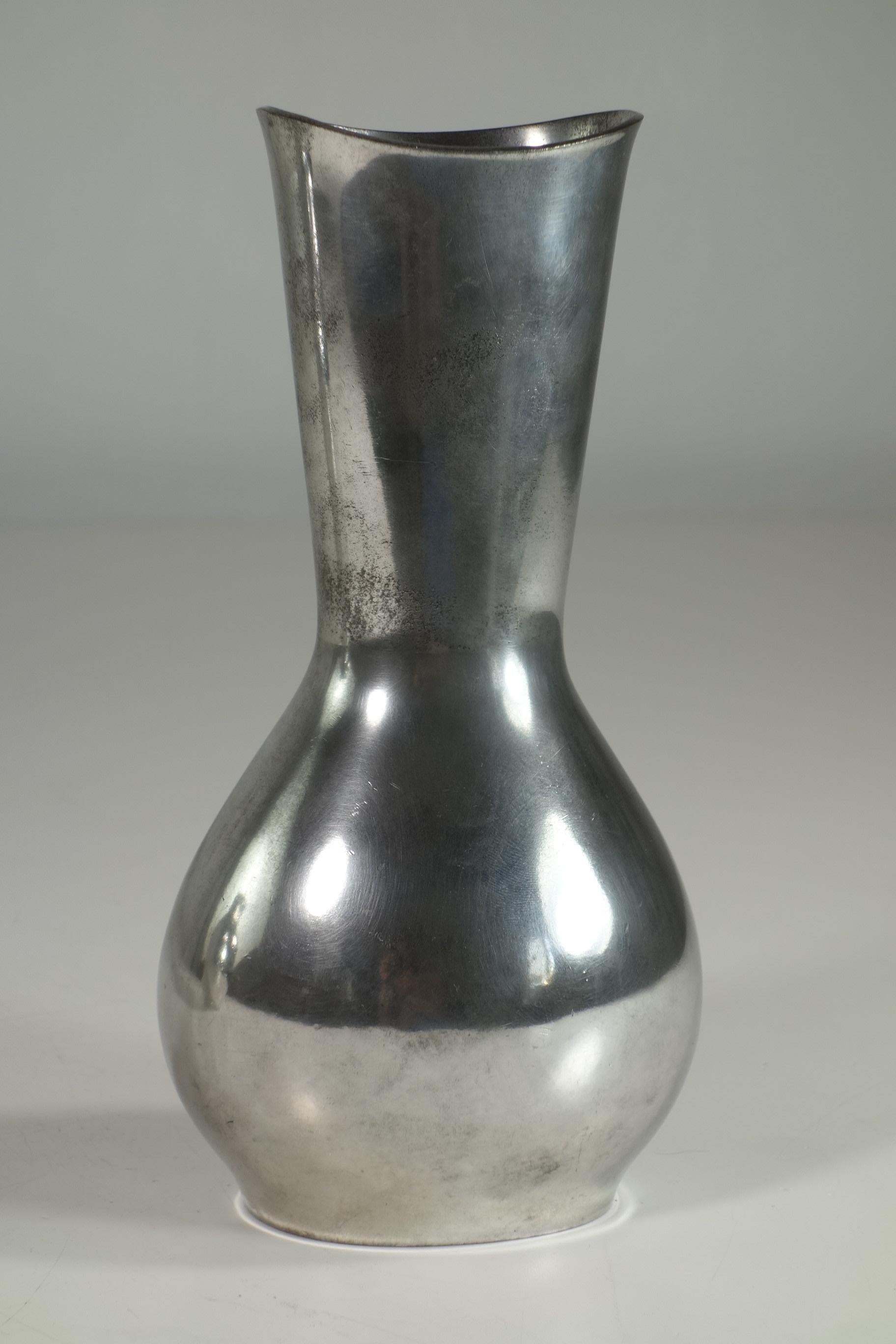 Pareja de jarrones de peltre art déco Just Andersen de 1930 en venta 1