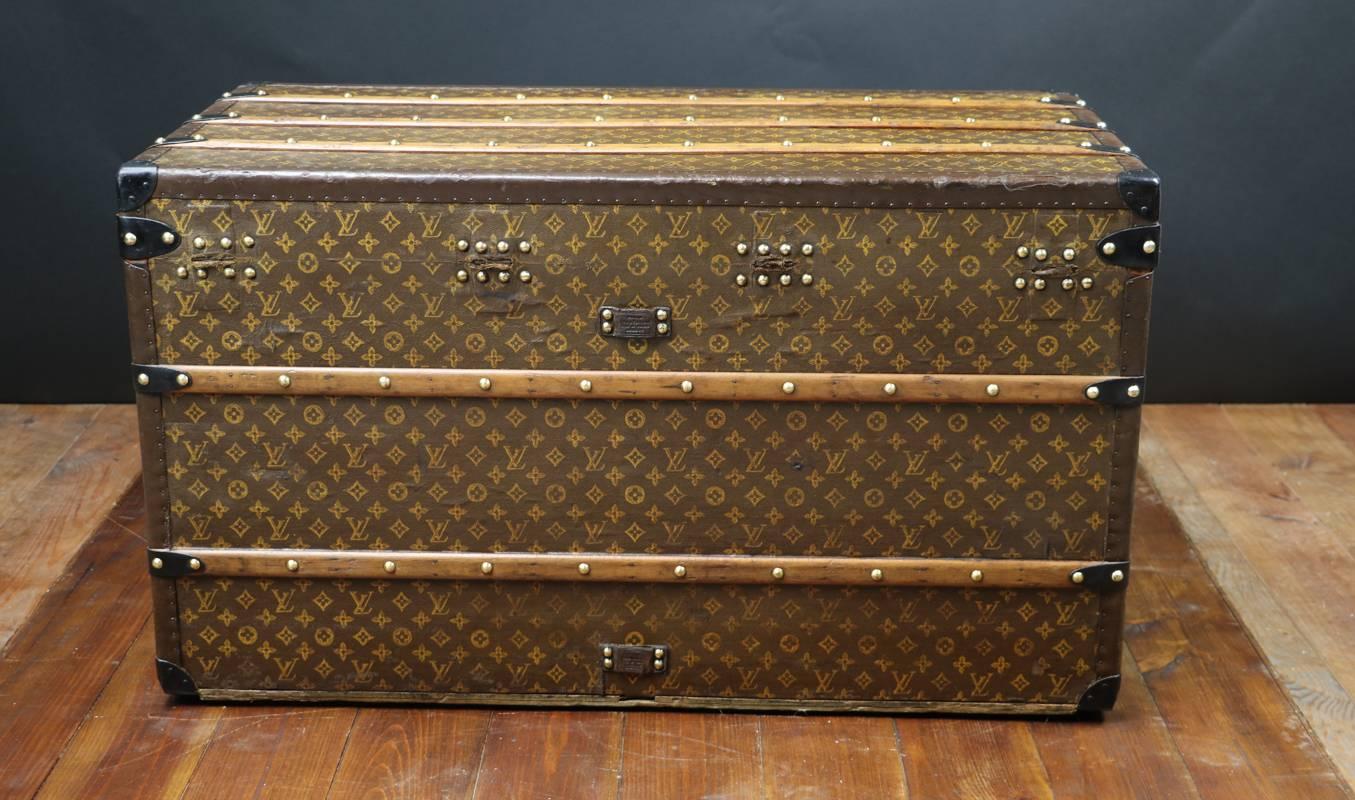 1930 Louis Vuitton Monogram Steamer Trunk In Good Condition In Haguenau, FR