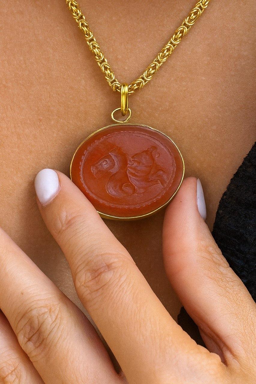 1930 Nahöstlicher handgefertigter Goldring mit Türkis und Achat - 9g im Zustand „Hervorragend“ im Angebot in Firenze, FI