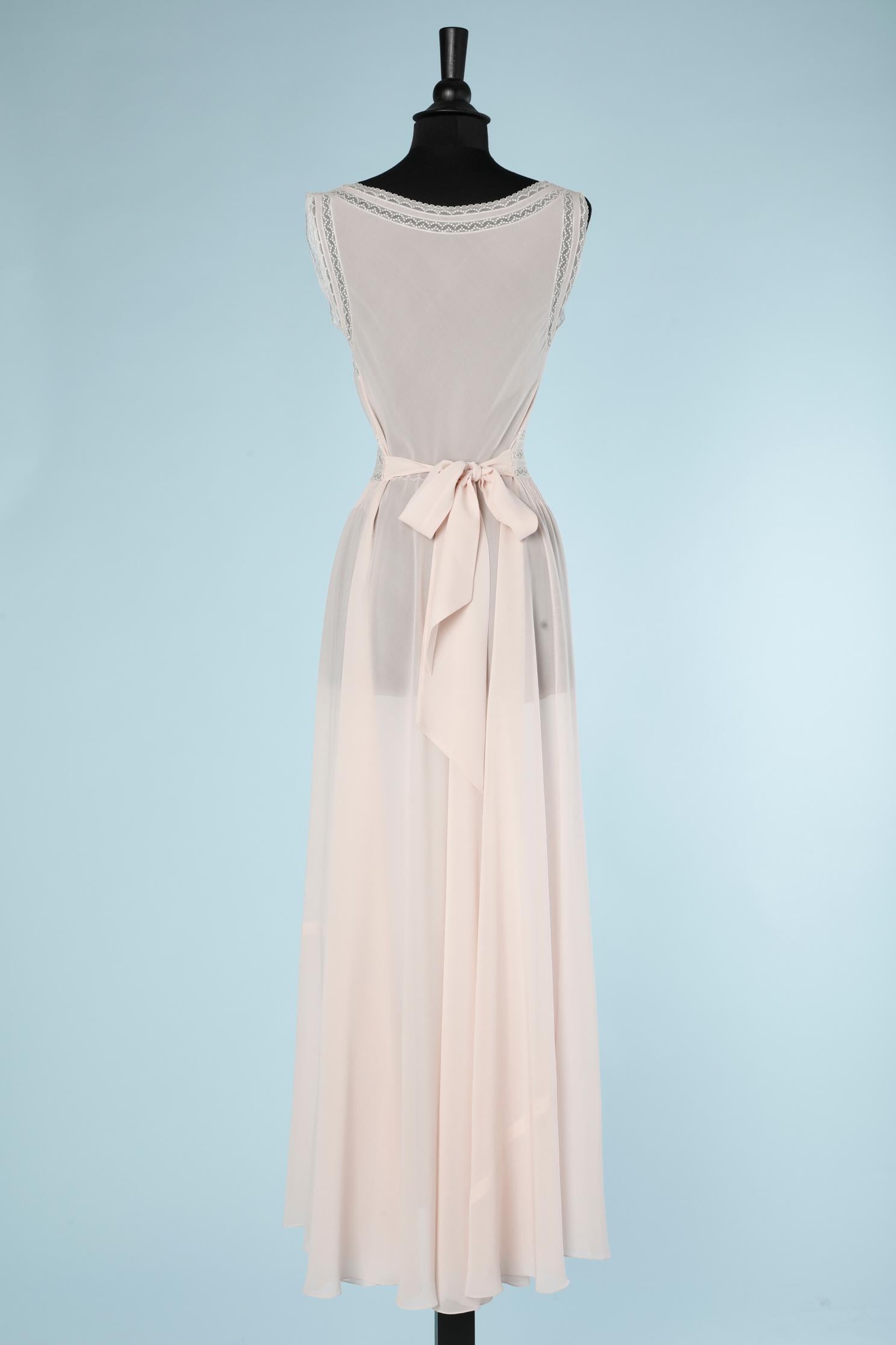 1930 nightgown in pale pink silk crepe, lace and topstitching  1