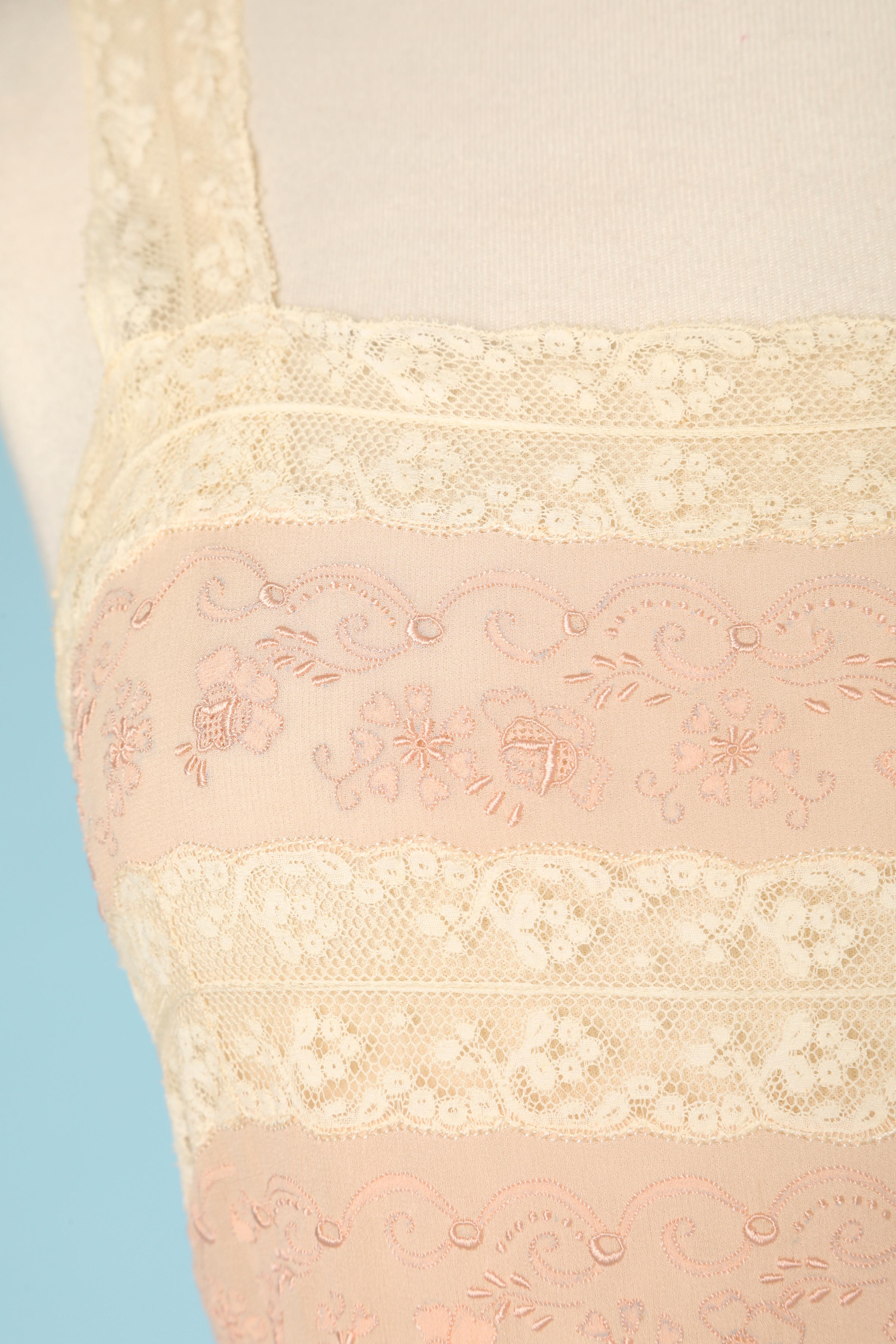pale pink silk-crêpe night gown with embroideries and lace 