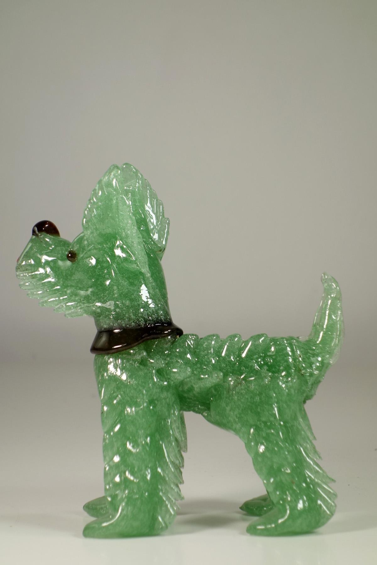 Art Déco 1930 Pulegoso Greene & Greene Green in vetro di Murano Art Deco Italiano Cane Terrier Animale in vendita