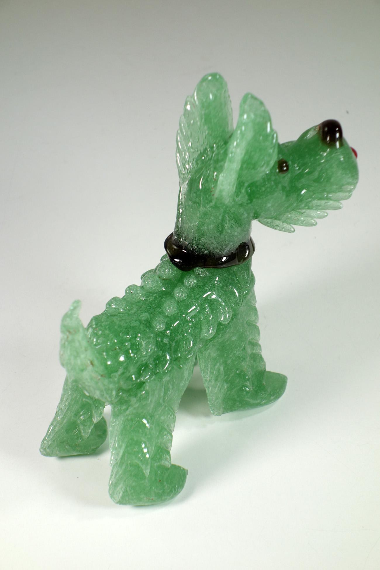 Vetro 1930 Pulegoso Greene & Greene Green in vetro di Murano Art Deco Italiano Cane Terrier Animale in vendita