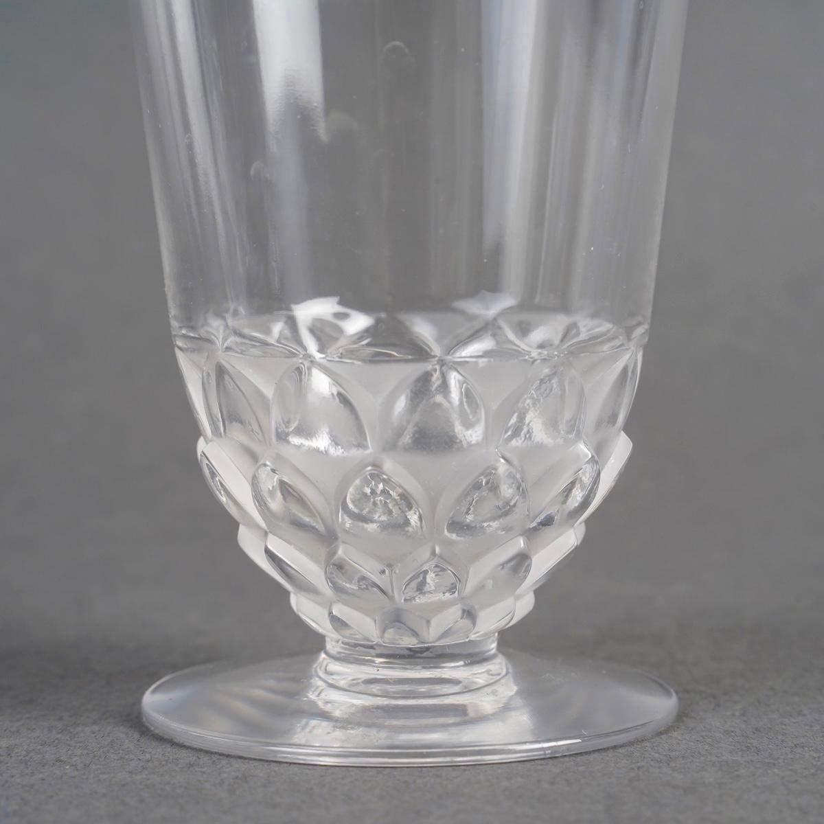 Molded 1930 René Lalique - Art Deco Glasses Saint Cyr Glass - 24 Pieces