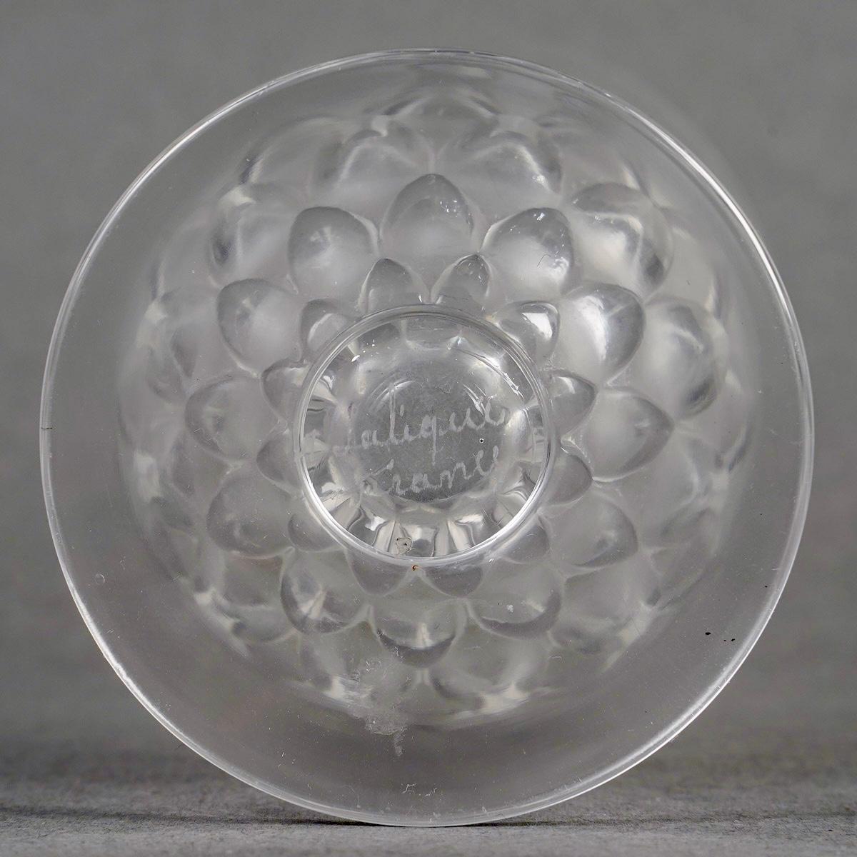 1930 René Lalique - Art Deco Glasses Saint Cyr Glass - 24 Pieces In Good Condition In Boulogne Billancourt, FR