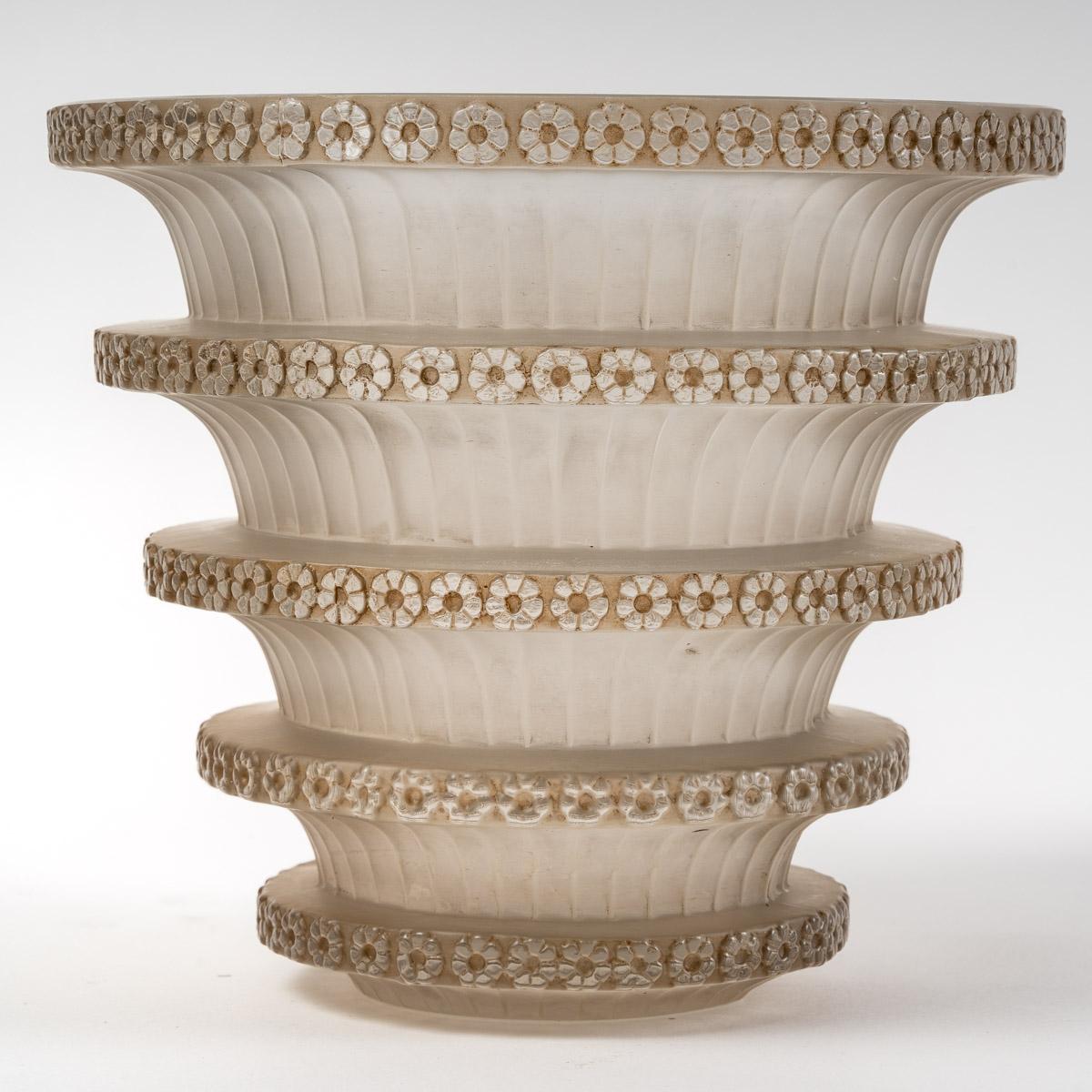 French 1930 Rene Lalique Chevreuse Vase in Frosted Glass with Sepia Patina Daisies