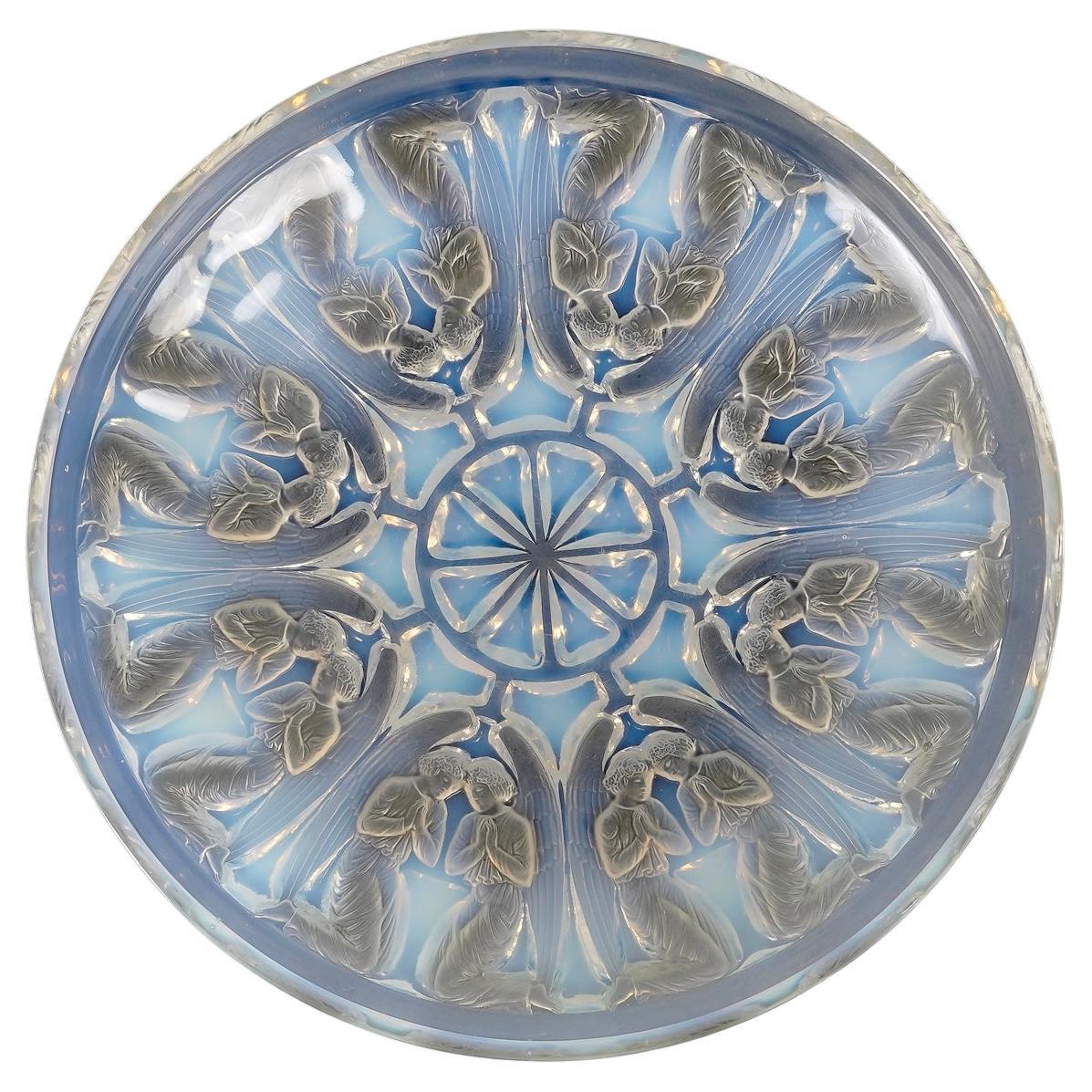 1930 René Lalique Coupe Bowl Anges Angels Opalescent Glass