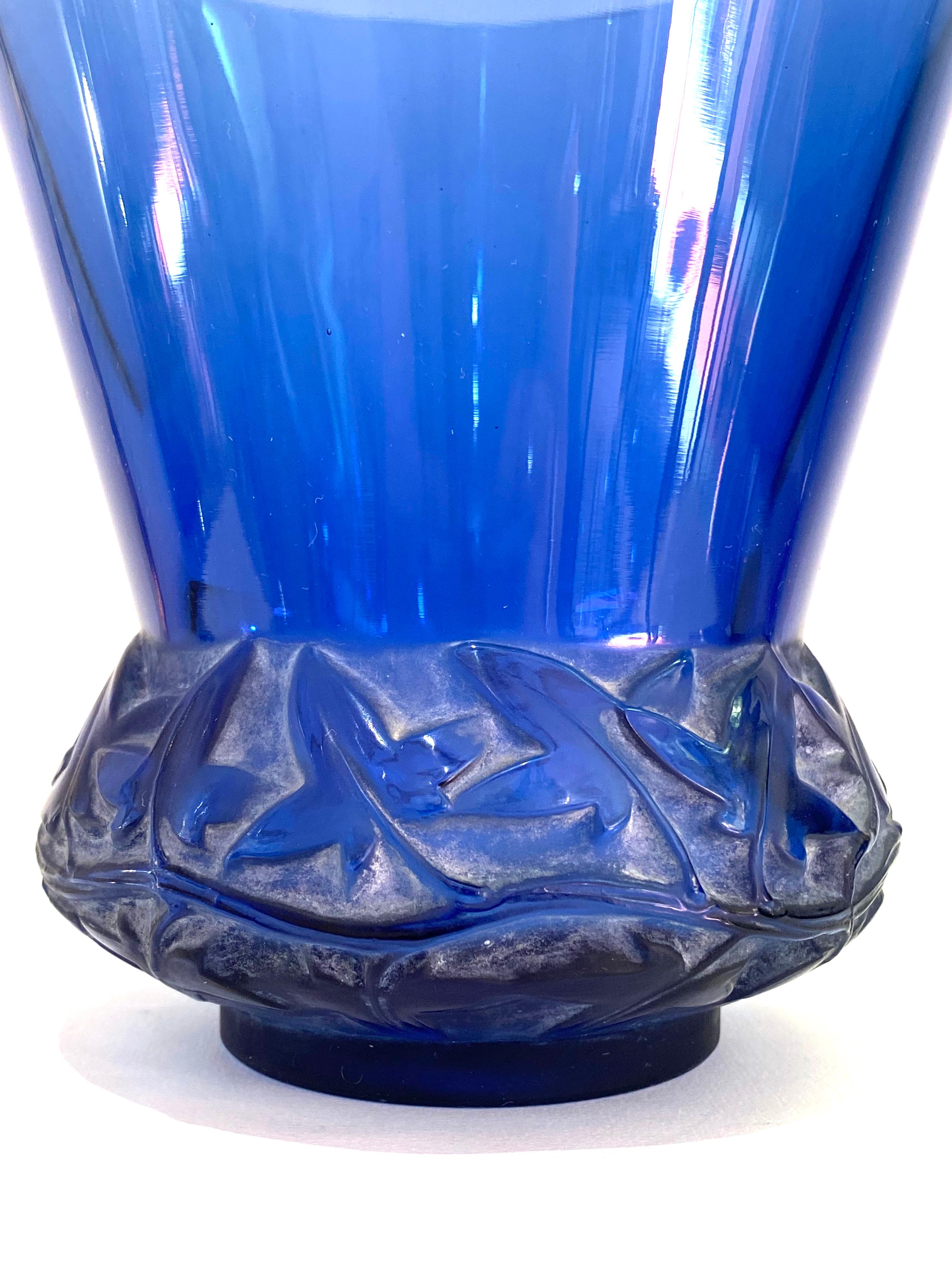 French 1930 René Lalique Lierre Vase in Navy Blue Glass White Patina, Ivy