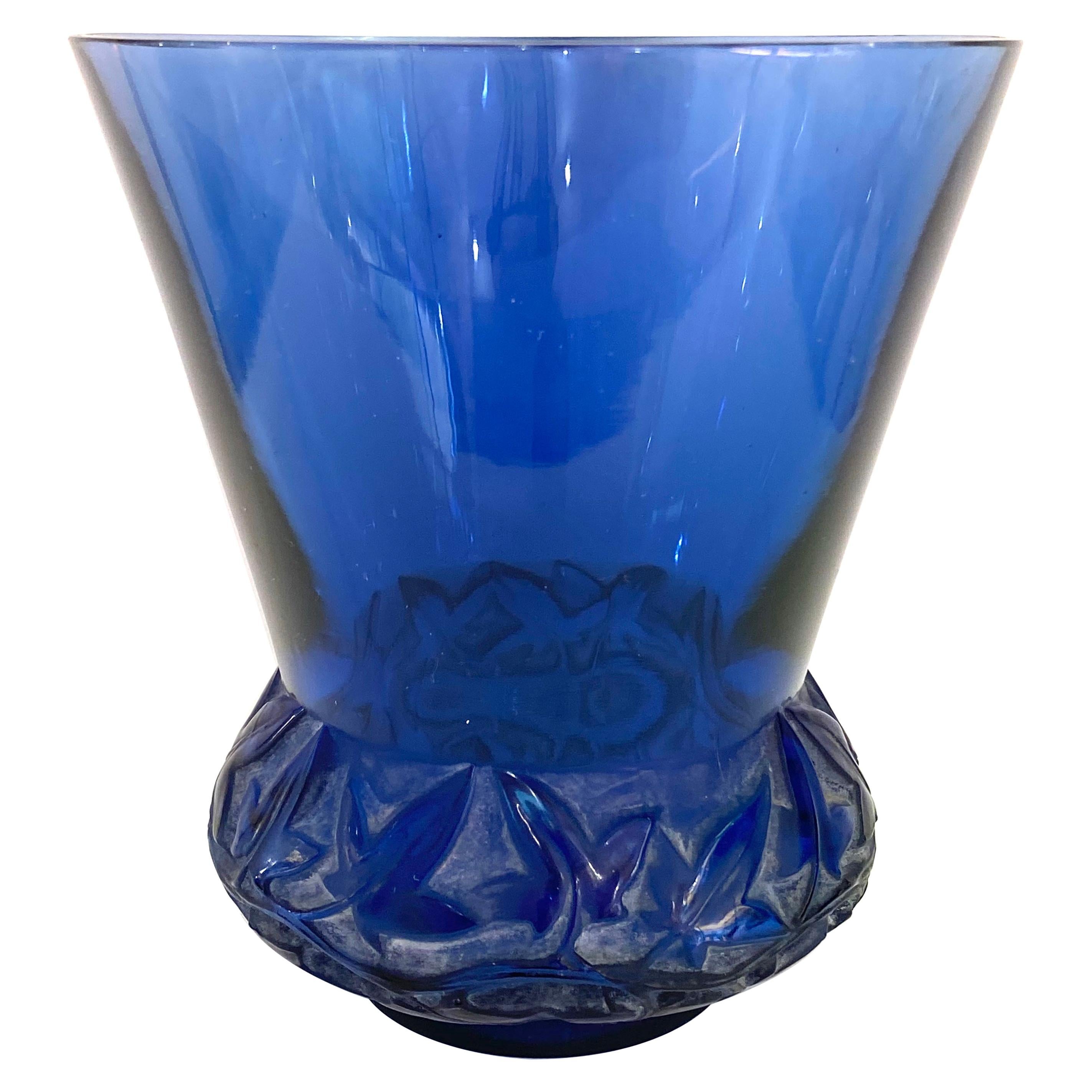 1930 René Lalique Lierre Vase in Navy Blue Glass White Patina, Ivy