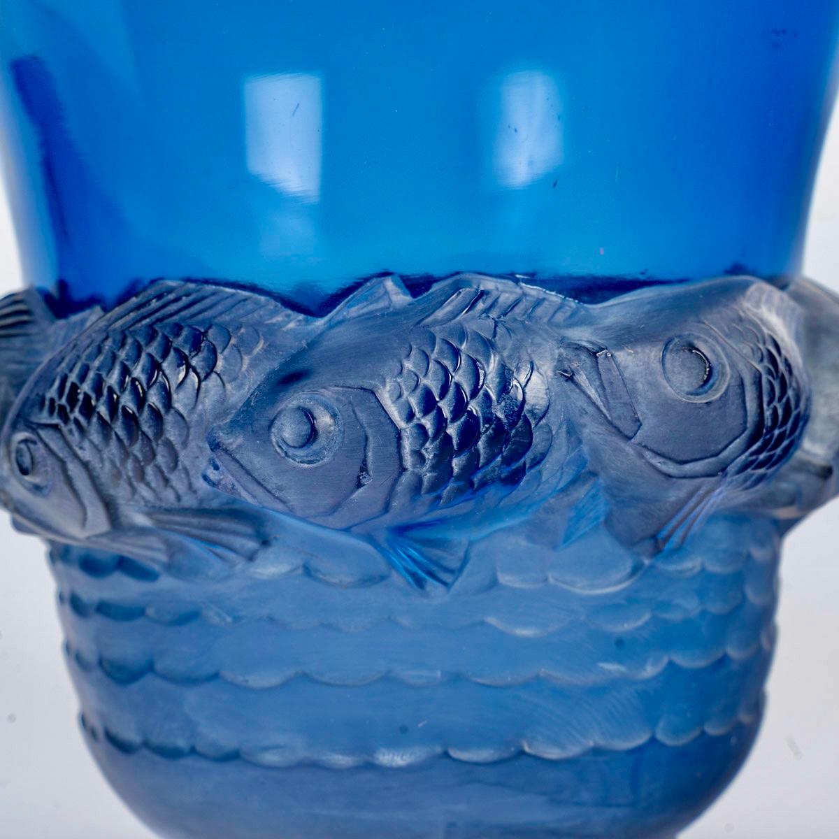 Art Deco 1930 René Lalique Piriac Vase in Clear & Frosted Glass with Blue & Sepia Patina For Sale