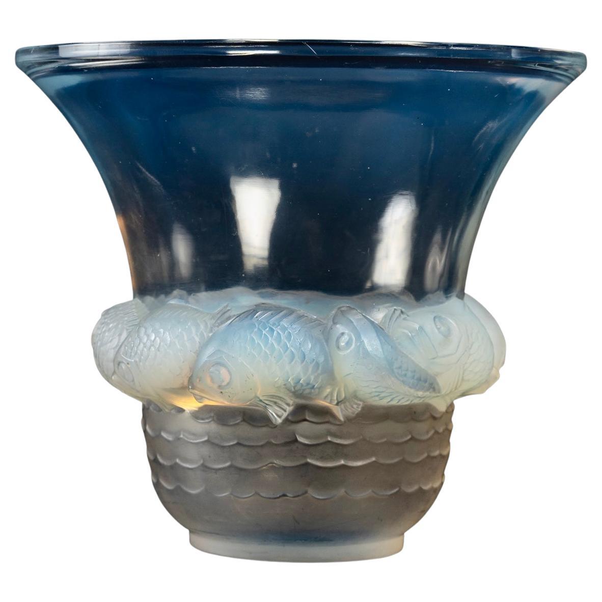 1930 René Lalique Piriac Vase in Opalescent Glass, Fishes
