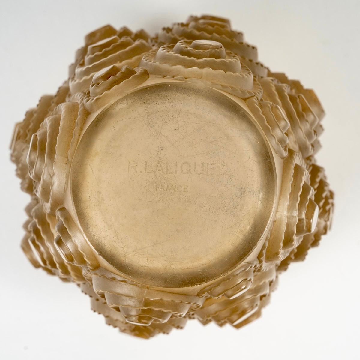 Francese 1930 René Lalique - Vaso in vetro Art Deco Spirales con patina seppia