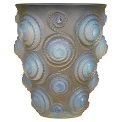 1930 René Lalique - Vase Art Deco Spirales Opalescent Glass