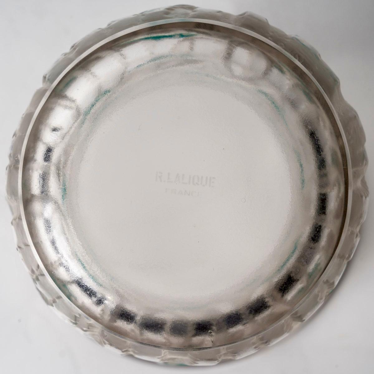 Stampato 1930 René Lalique - Vaso in vetro del Borneo con smalto verde originale in vendita