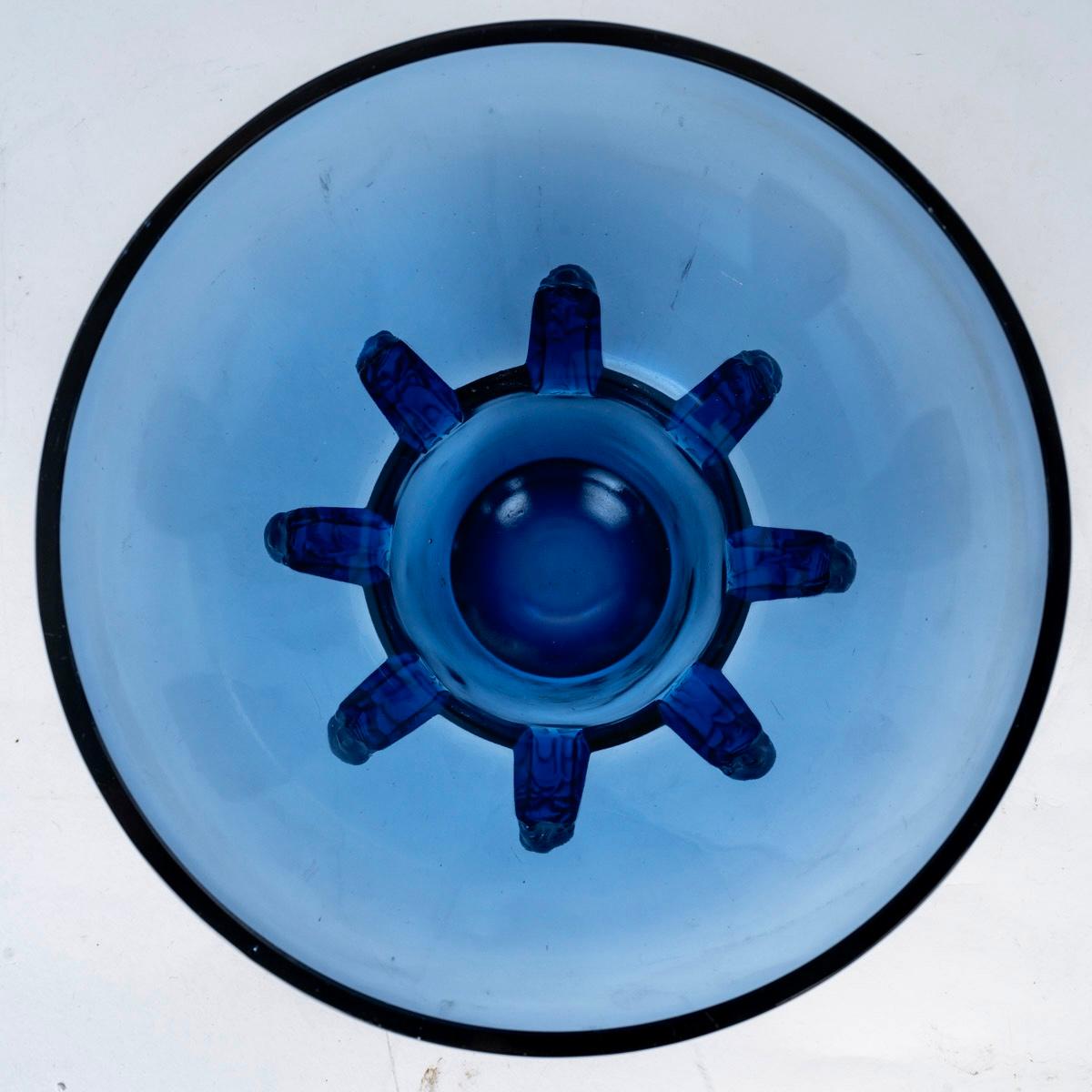 Art Deco 1930 René Lalique Vase Carthage Navy Blue Glass For Sale