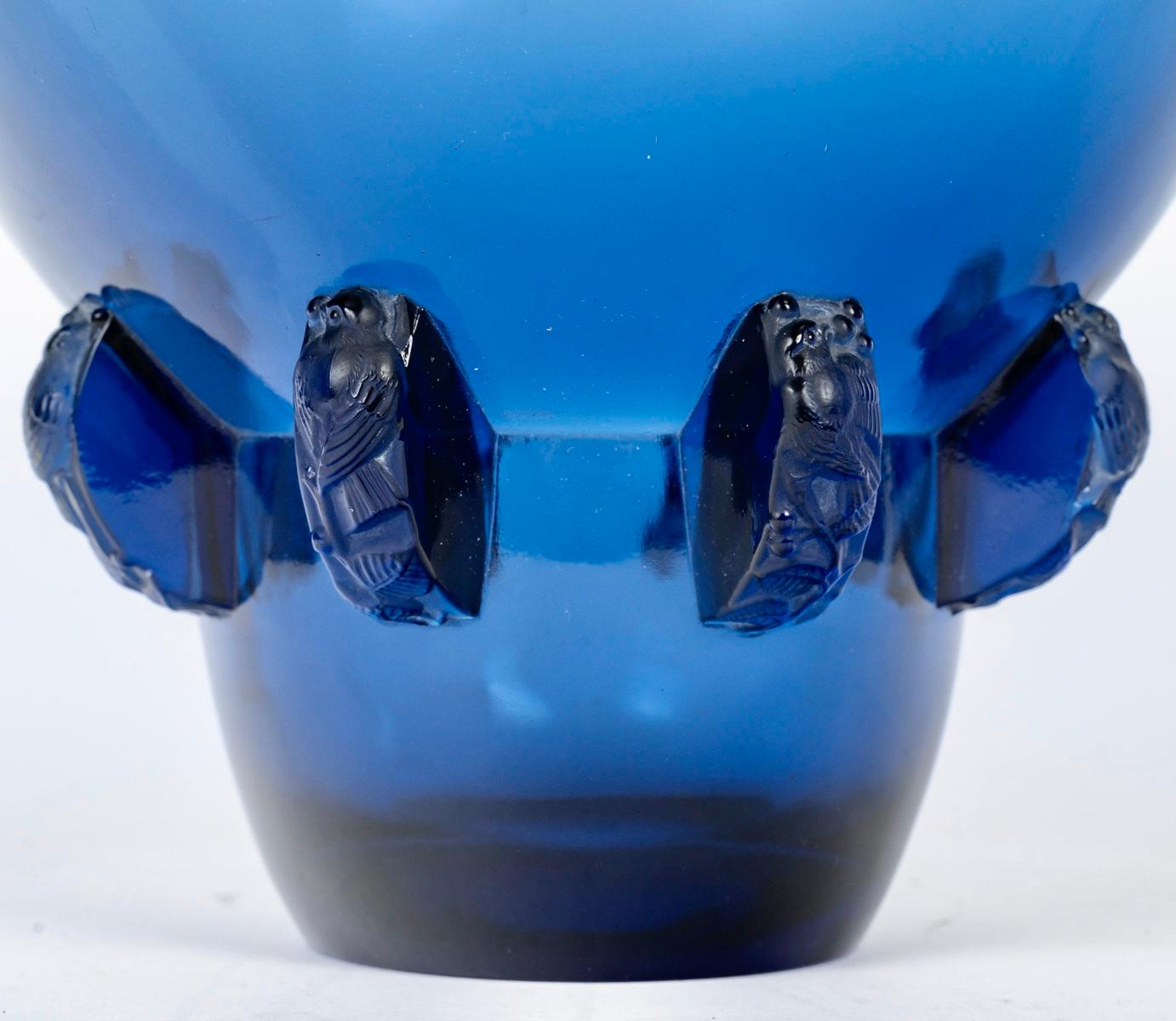 French 1930 René Lalique Vase Carthage Navy Blue Glass For Sale