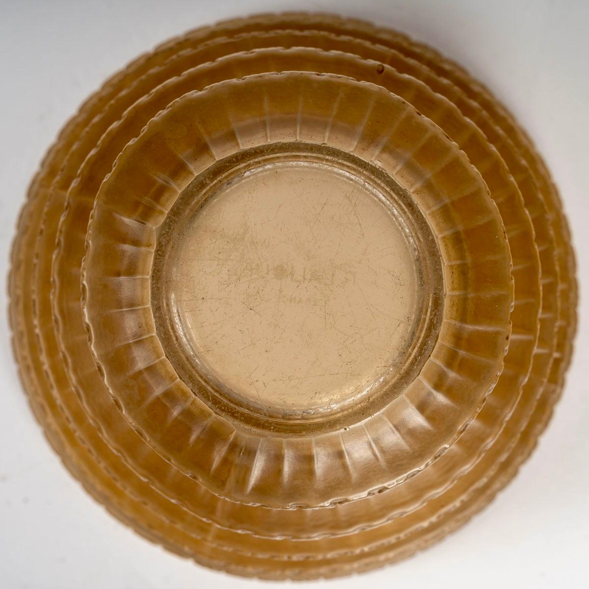 Molded 1930 René Lalique - Vase Chevreuse Frosted Glass With Sepia Patina