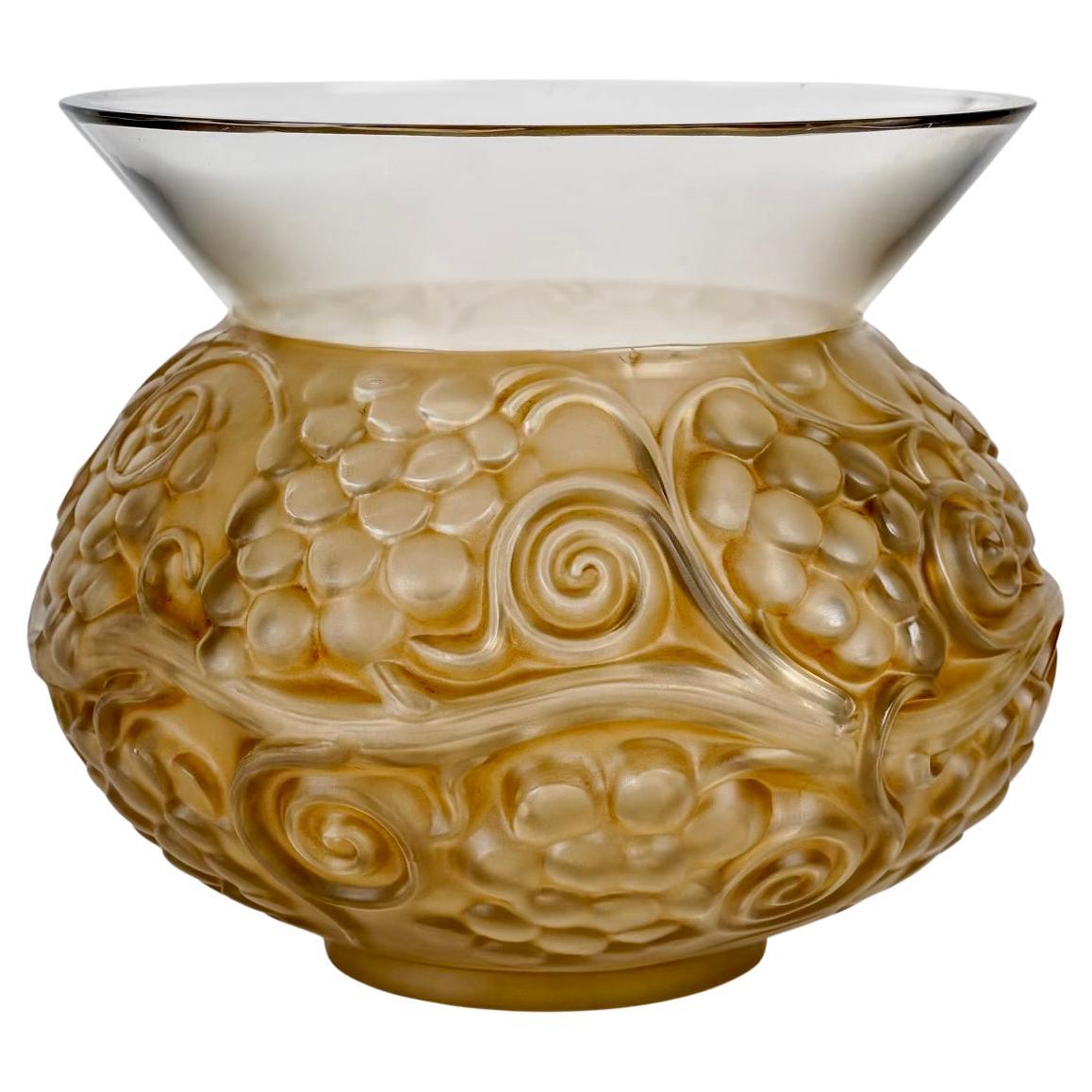 1930 René Lalique Vase Fontainebleau Glass with Sepia Patina For Sale