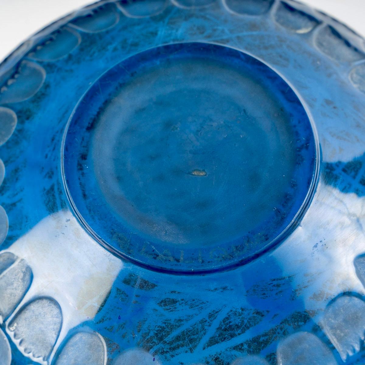 1930 René Lalique Jarrón Granada Vidrio azul marino Francés en venta