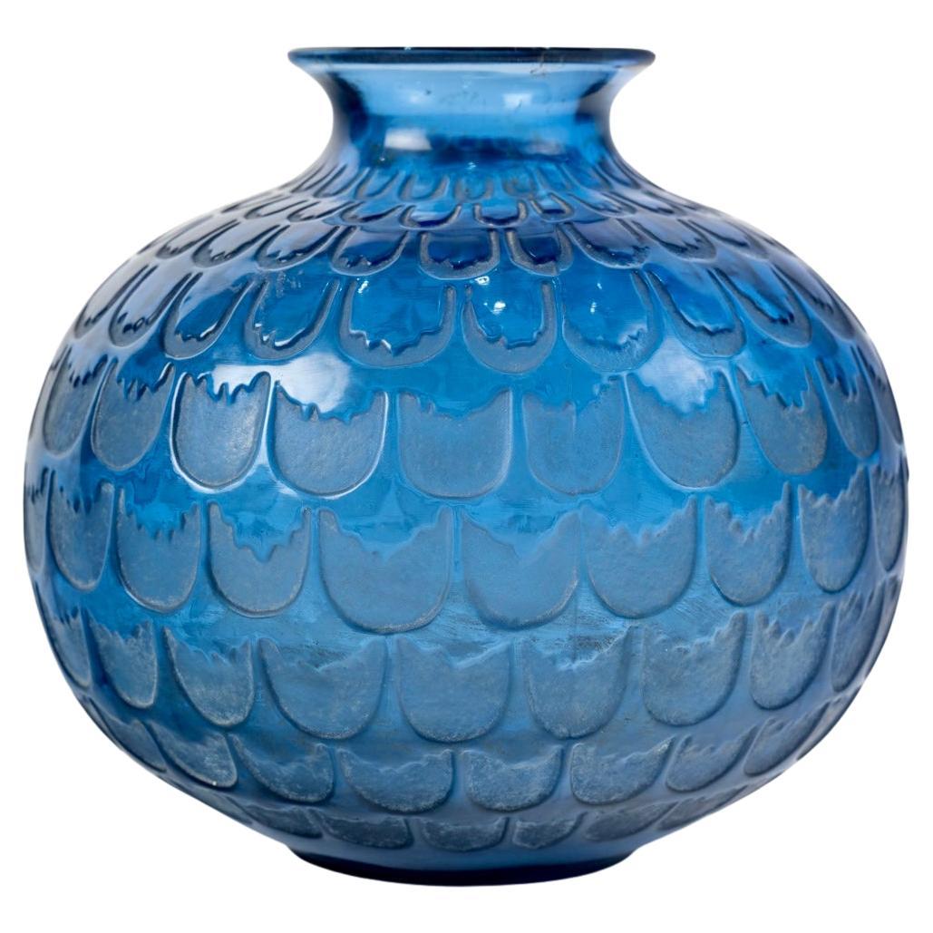 1930 Rene Lalique Vase Grenade Navy Blue Glass