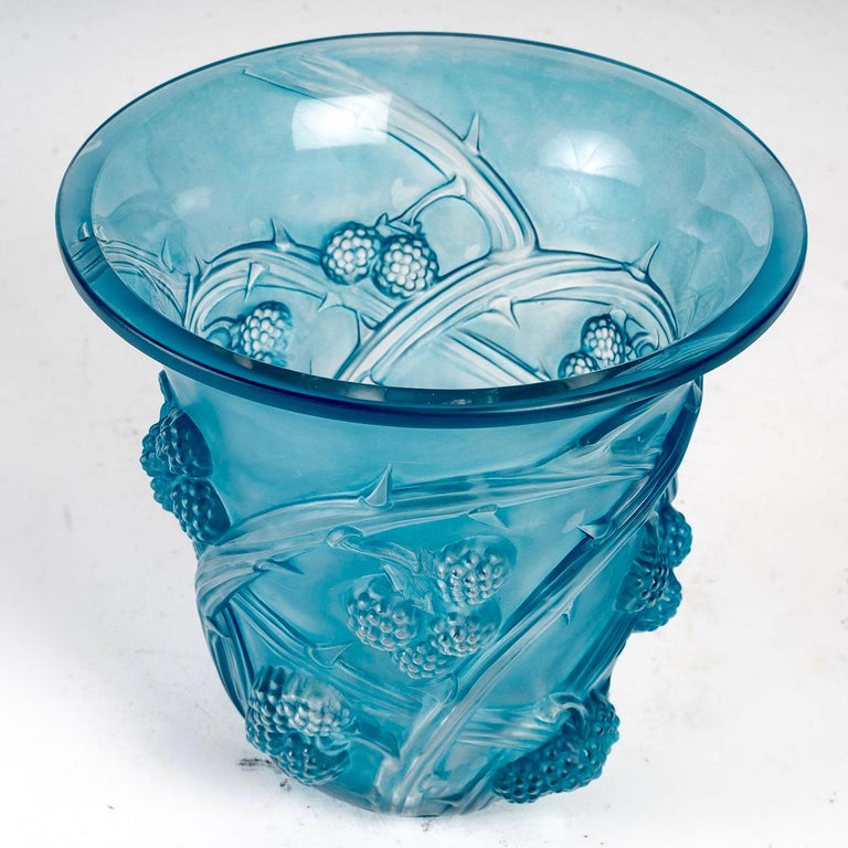 1930 René Lalique, Vase Mures Frosted Glass with Electric Blue Patina