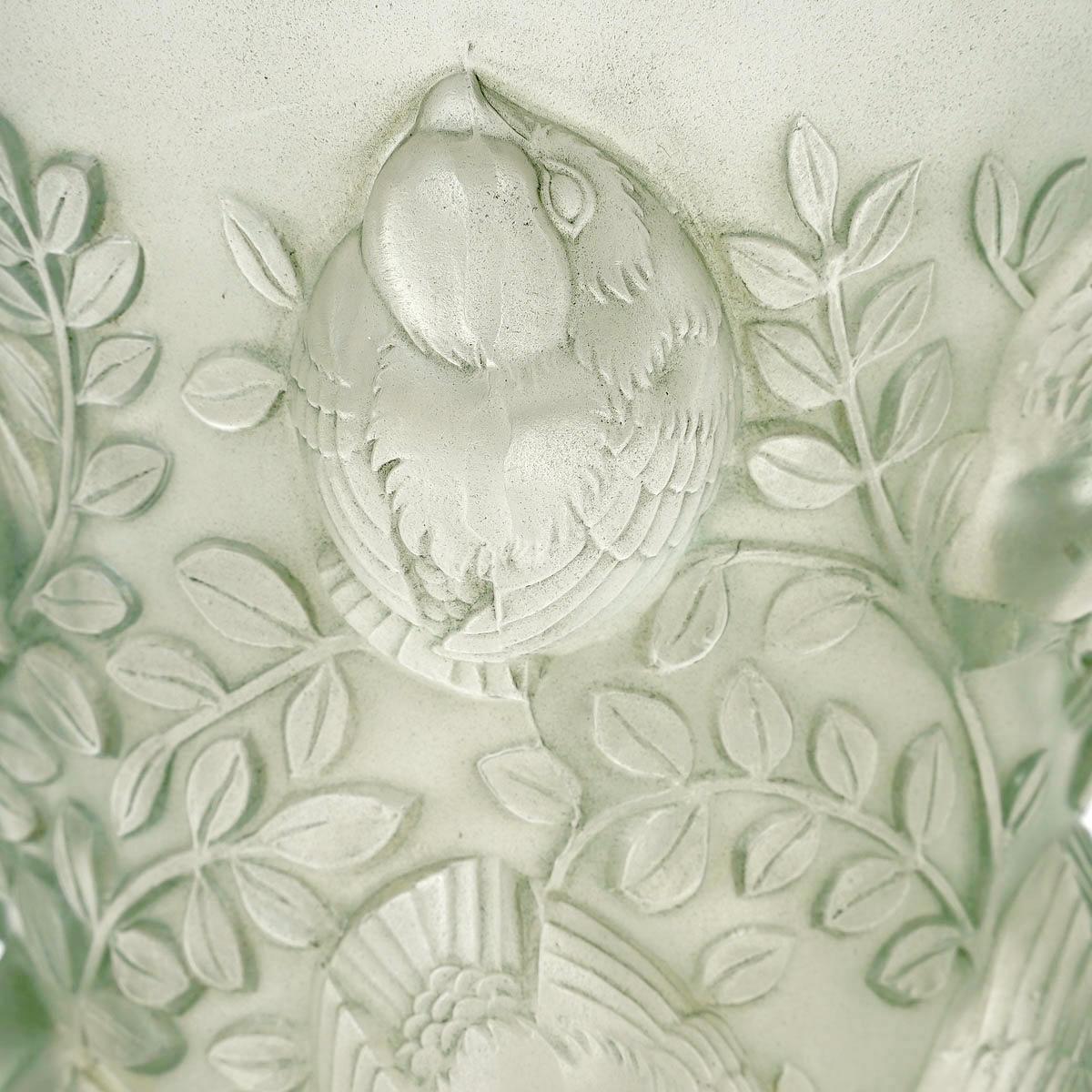 French 1930 René Lalique Vase Saint-François Frosted Glass Green Patina, Birds For Sale