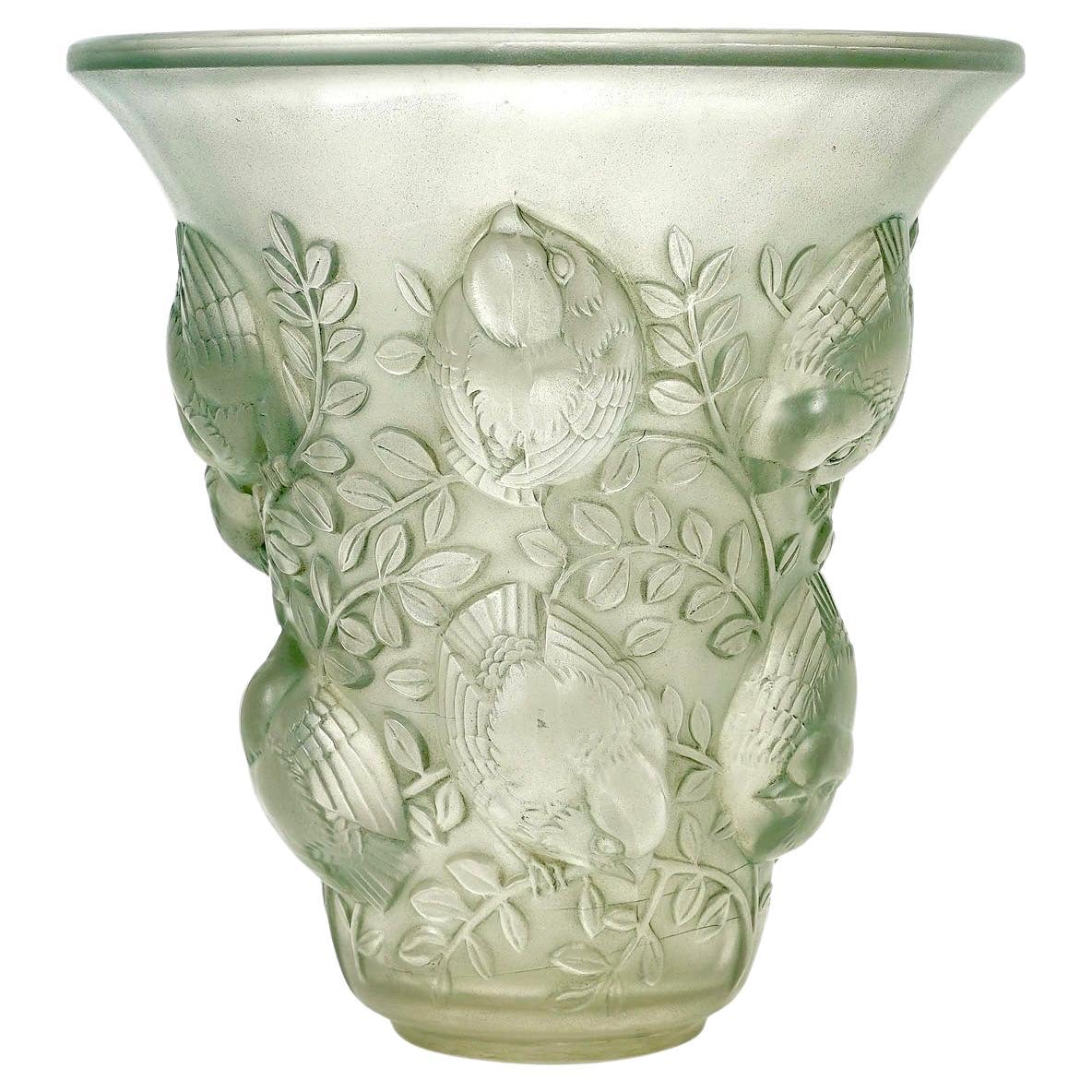 1930 René Lalique Vase Saint-François Frosted Glass Green Patina, Birds For Sale