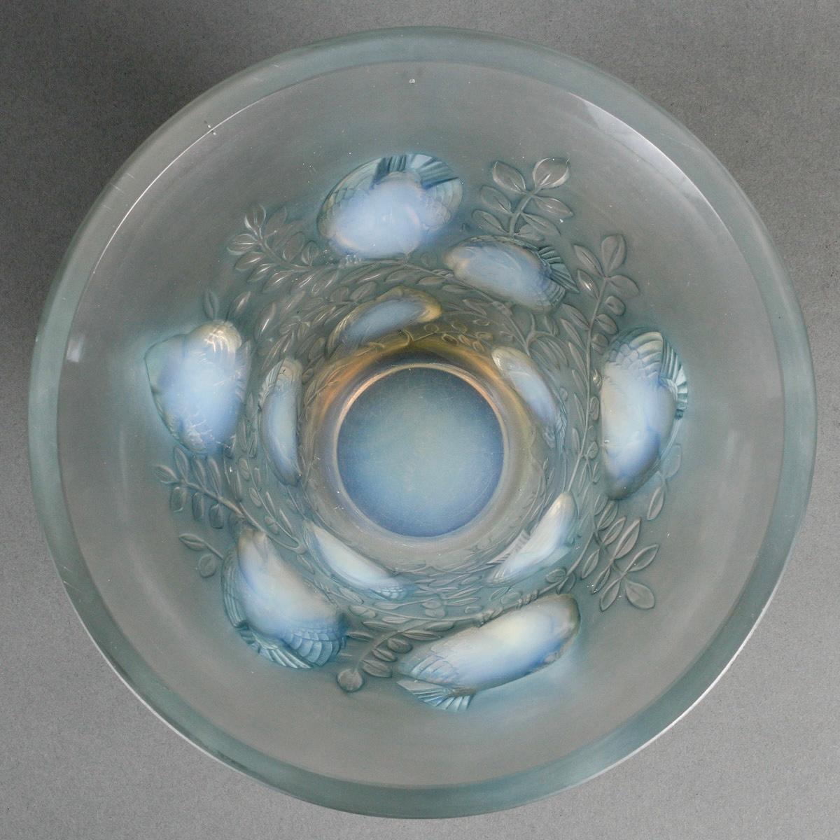Molded 1930 René Lalique Vase Saint-François Opalescent Glass Blue Patina, Birds