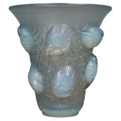 1930 René Lalique Vase Saint-François Opalescent Glass Blue Patina, Birds