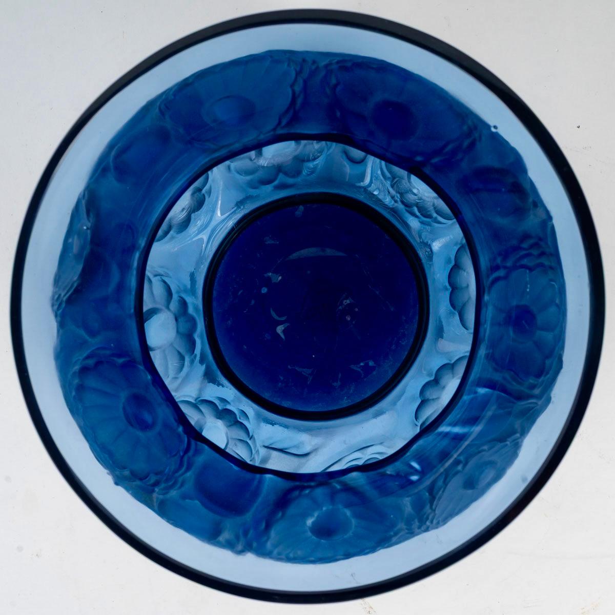 Molded 1930 René Lalique Vase Soucis Navy Blue Glass with White Patina - Flowers For Sale