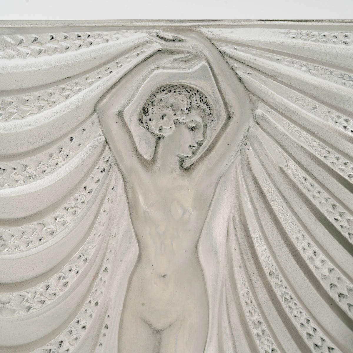 1930 Jarrón René Lalique Vidrio Terpsícore con pátina gris azulada en Bueno estado para la venta en Boulogne Billancourt, FR