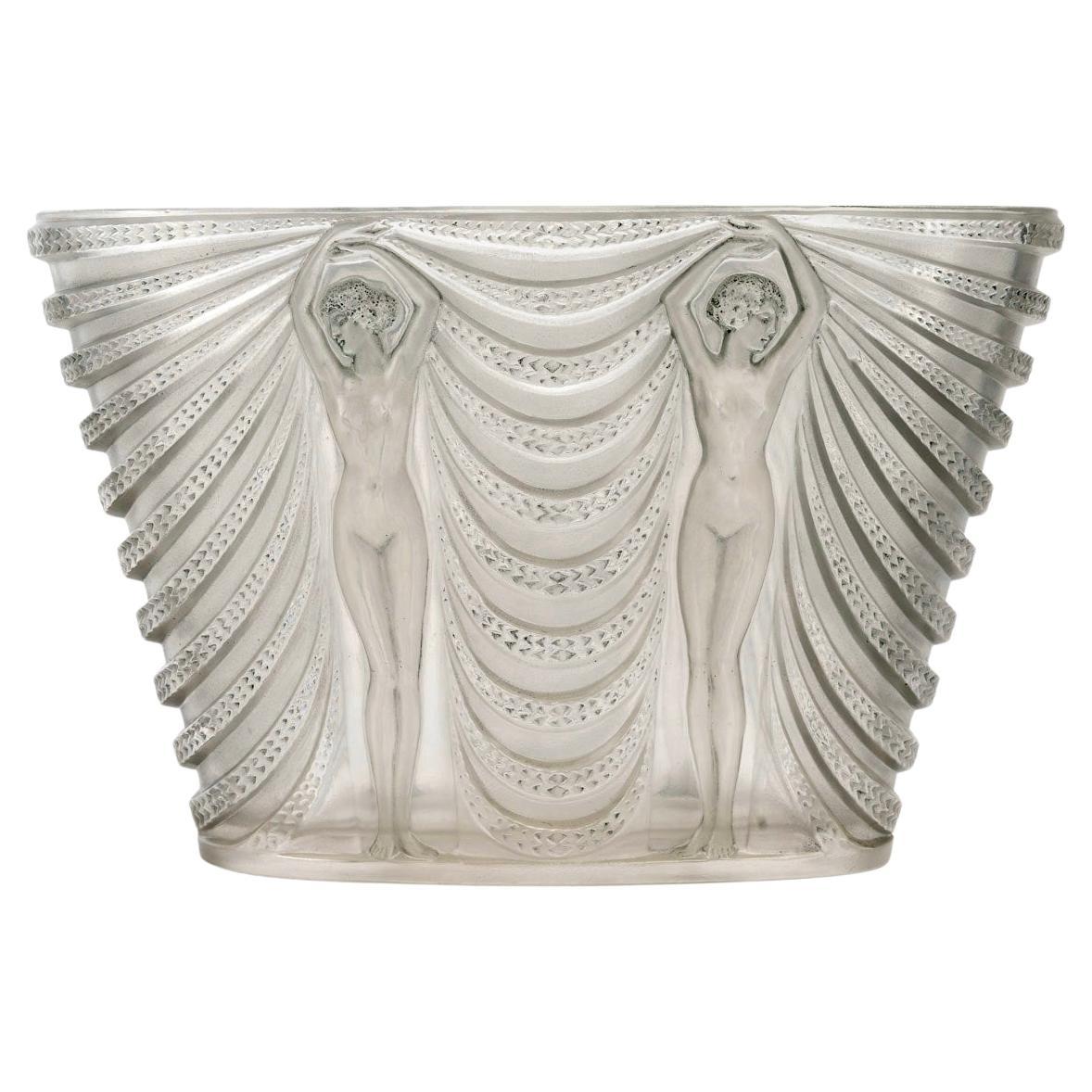1930 René Lalique Vaso in vetro Terpsichore con patina blu e grigia