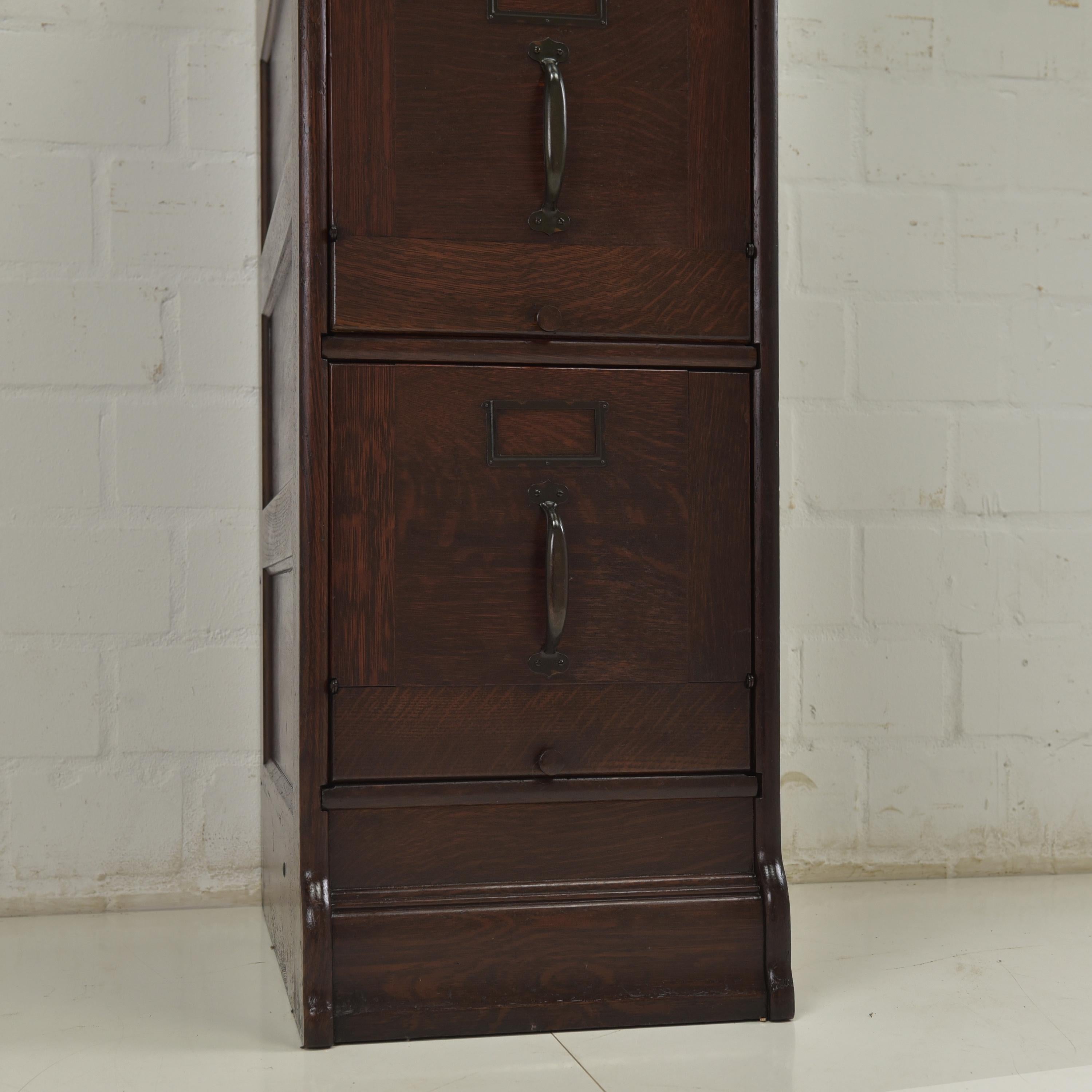 Oak 1930 restored Globe-Wernicke filing cabinet oak drawer cabinet antique For Sale