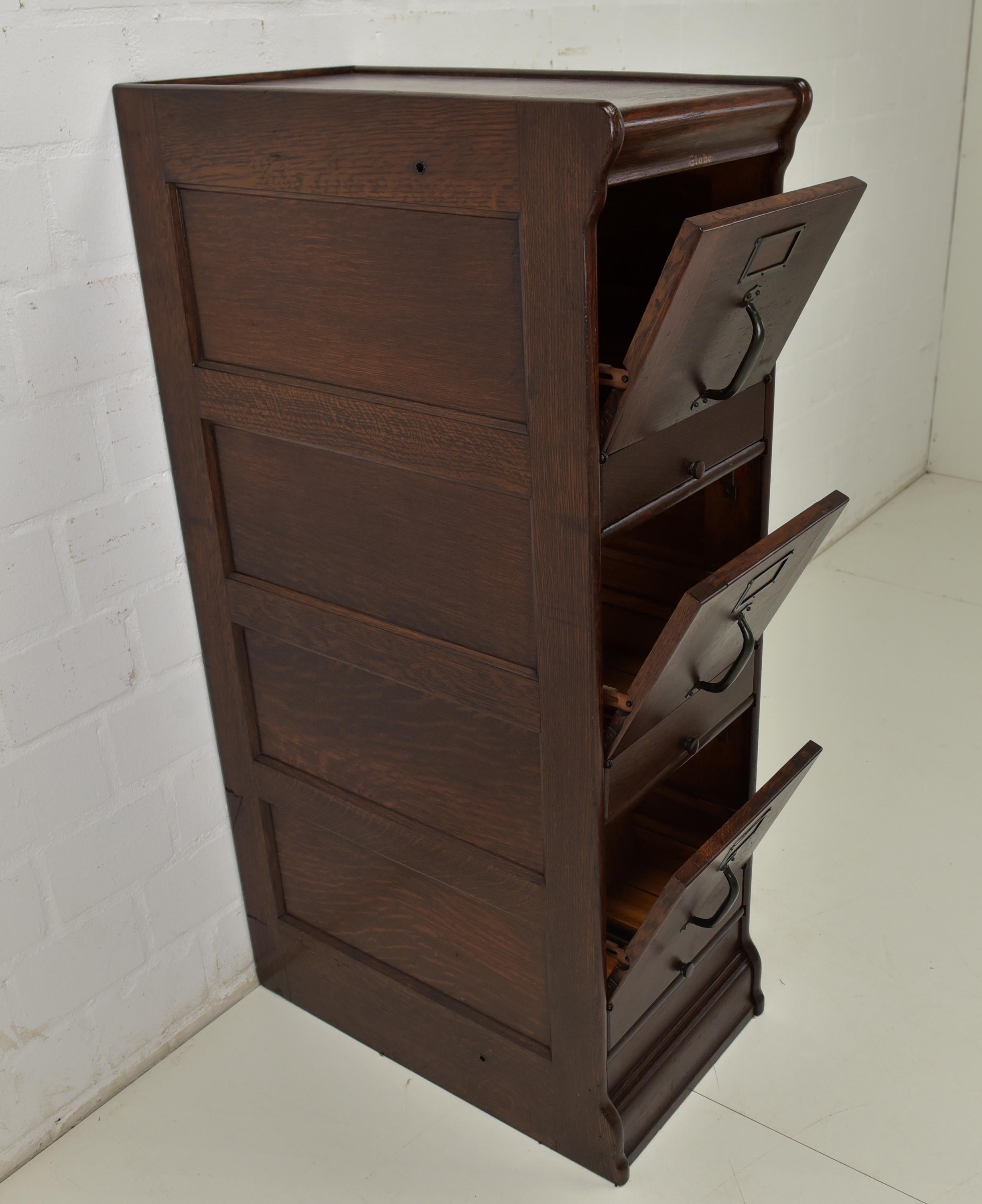 1930 restored Globe-Wernicke filing cabinet oak drawer cabinet antique For Sale 1