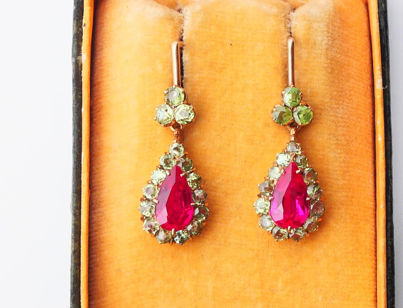 Art déco 1930 Boucles d'oreilles russes Rubis 3.3 ctw Démantoïde de l'Oural massif 14K Or Rose / 5.4 gr en vente