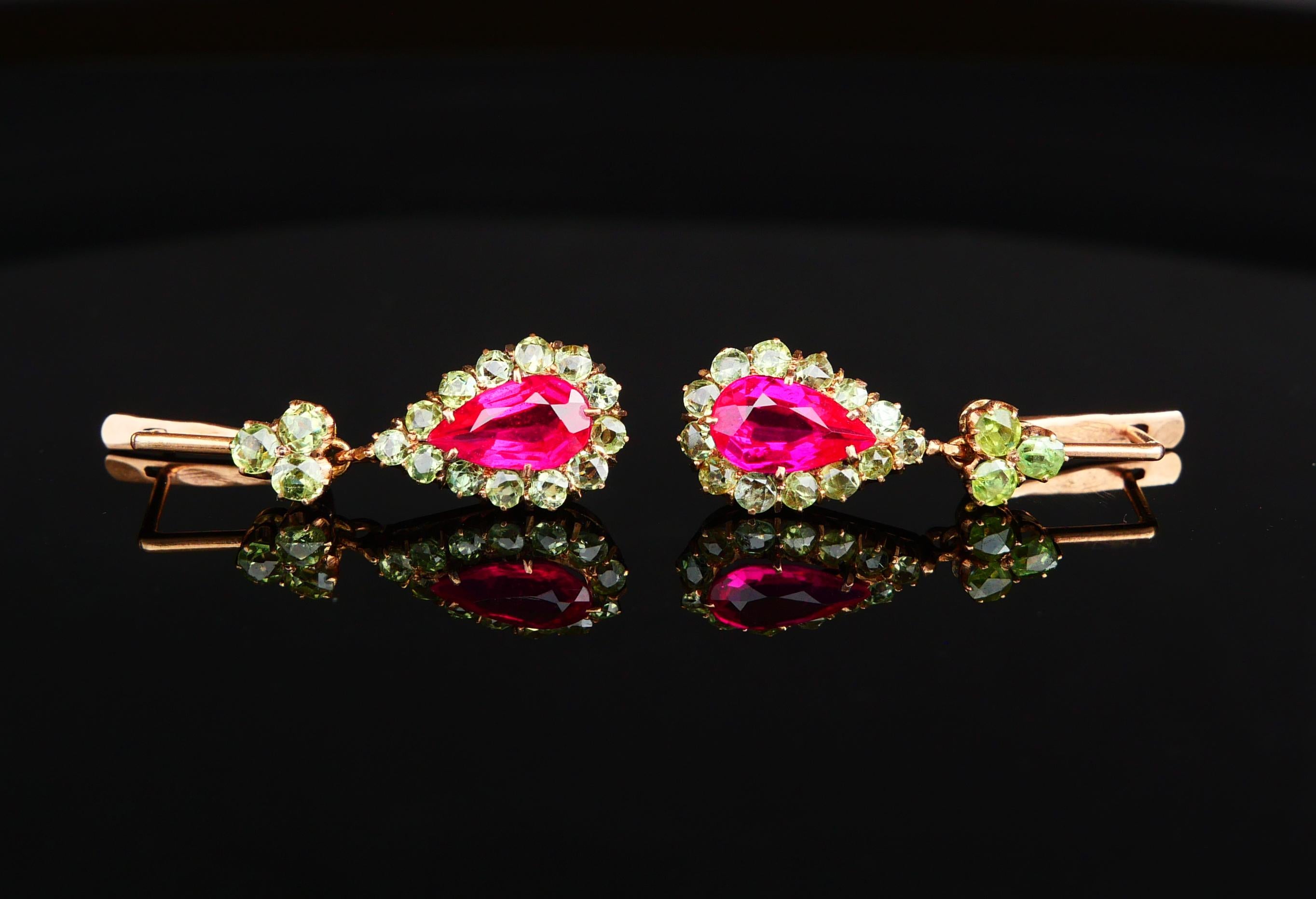 Taille vieille Europe 1930 Boucles d'oreilles russes Rubis 3.3 ctw Démantoïde de l'Oural massif 14K Or Rose / 5.4 gr en vente