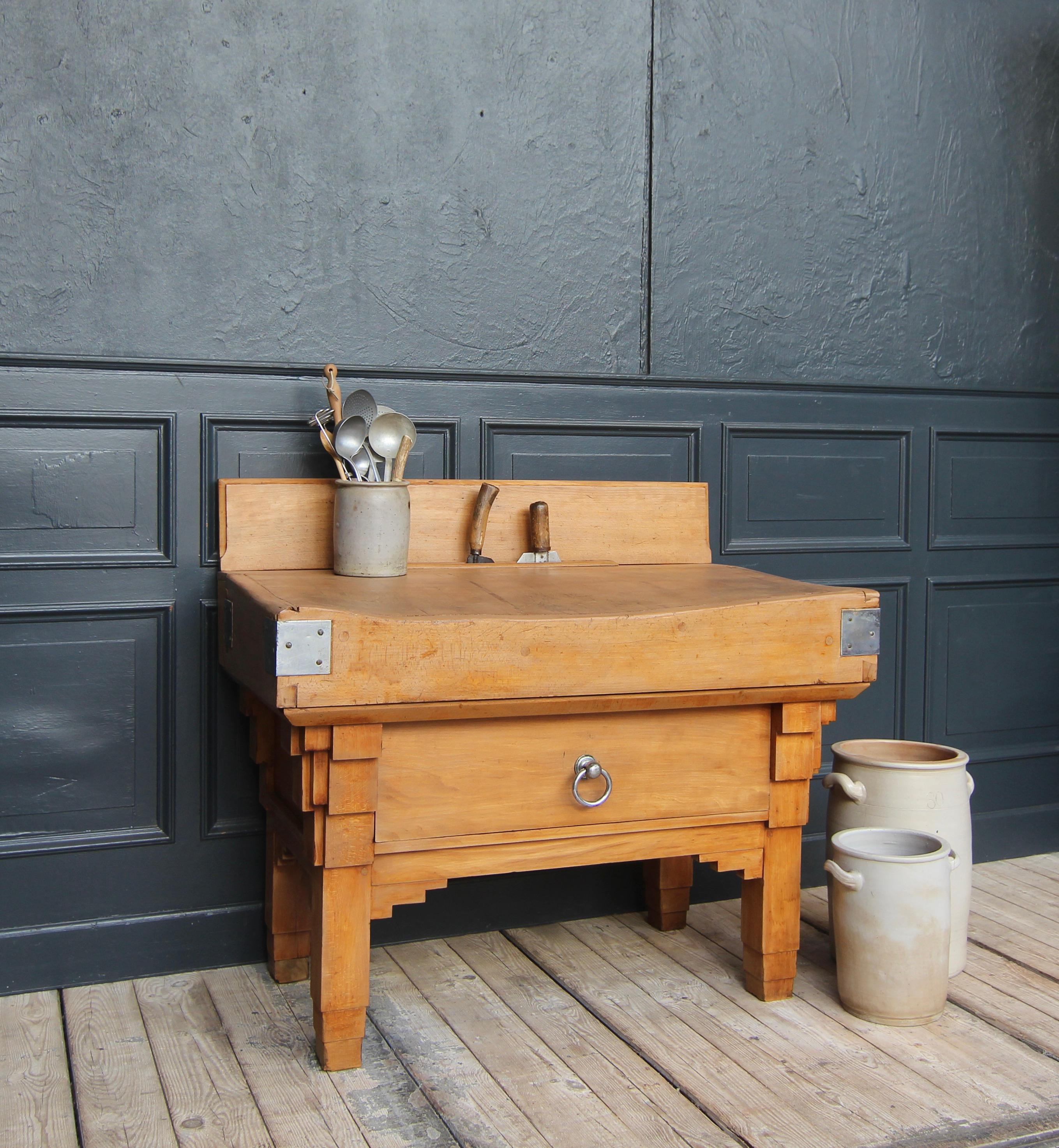 European 1930´s Art Deco Butcher Block Table For Sale