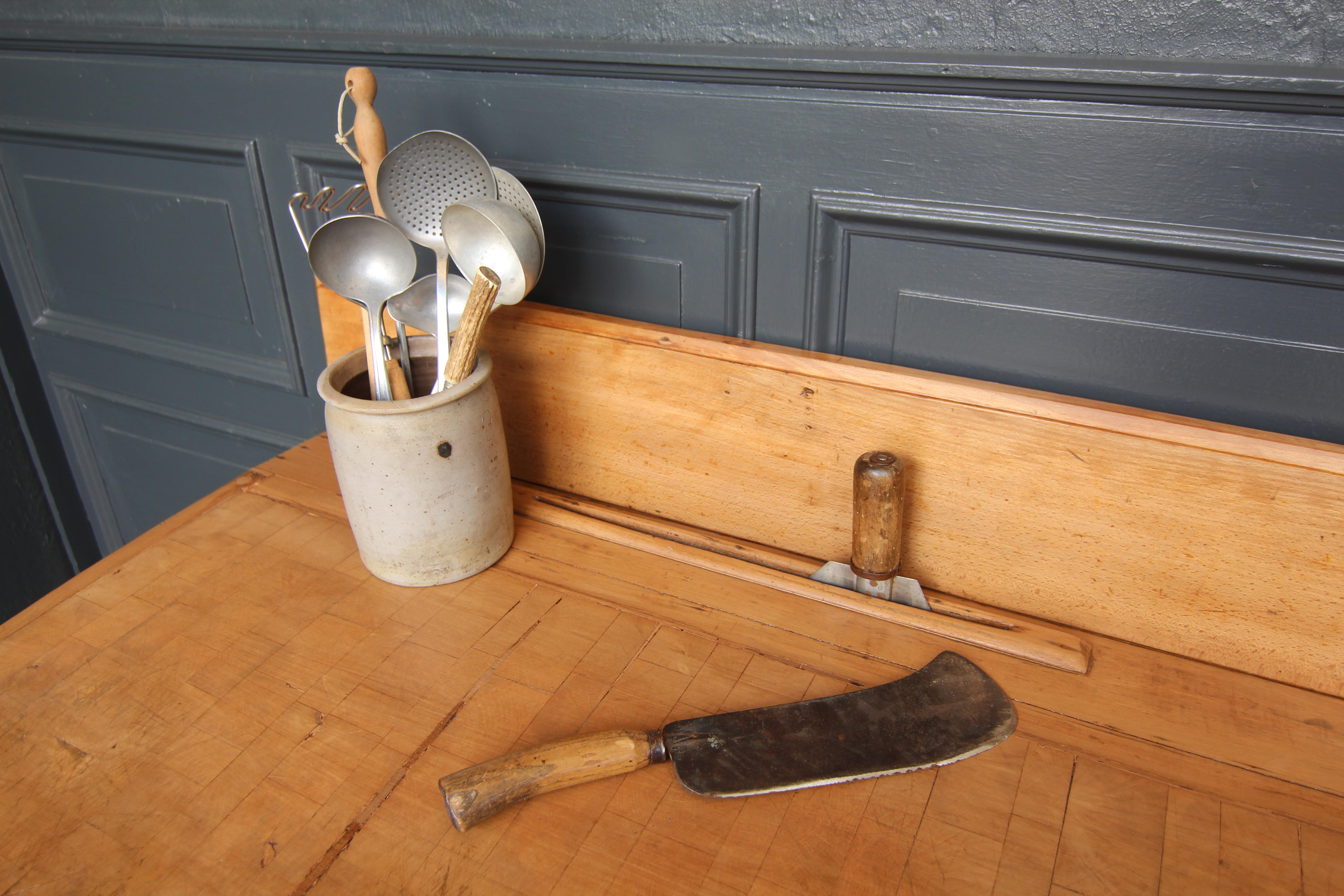 Mid-20th Century 1930´s Art Deco Butcher Block Table For Sale