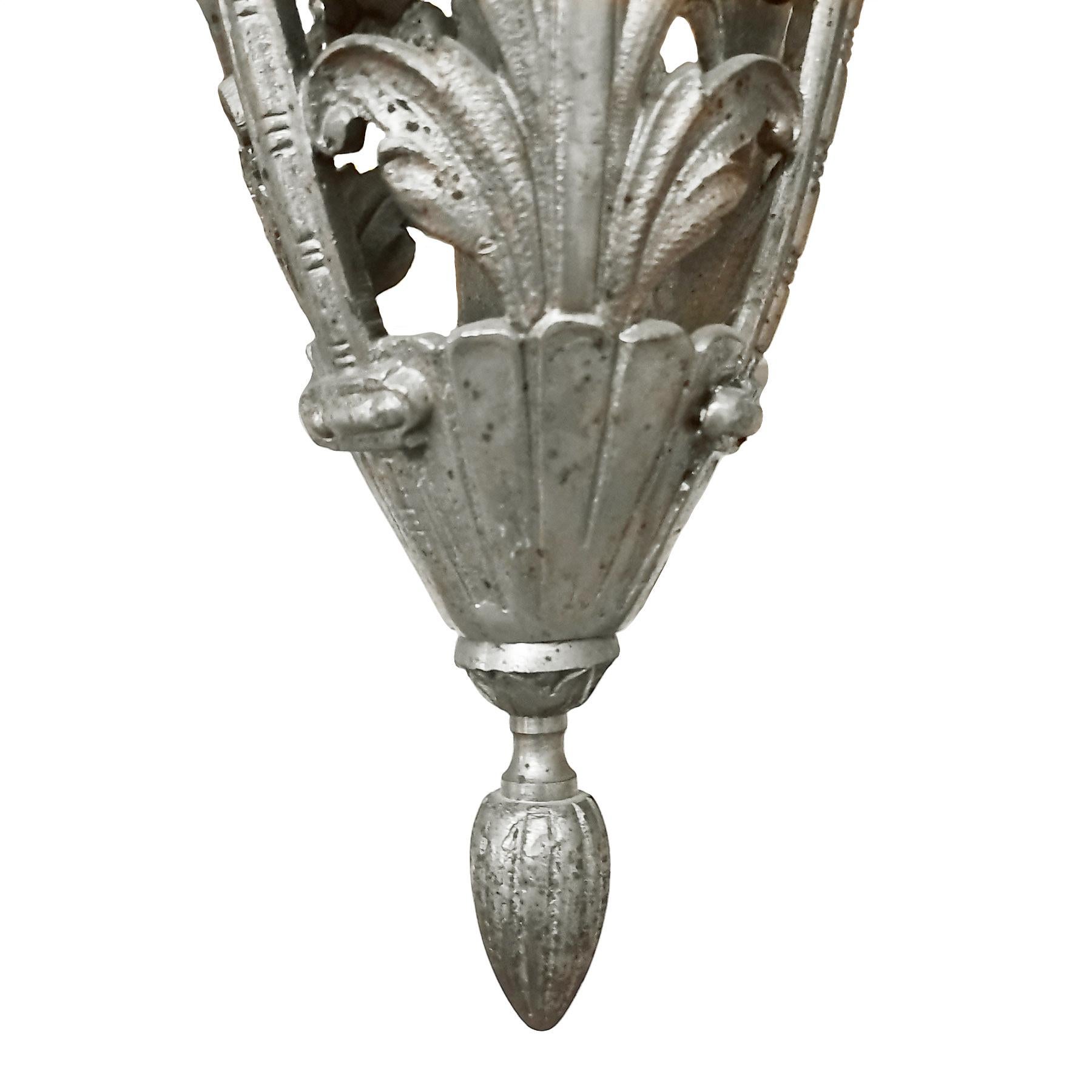 Araña Art Decó de los años 30, seis brazos, bronce plateado, cristal - Francia mediados del siglo XX en venta