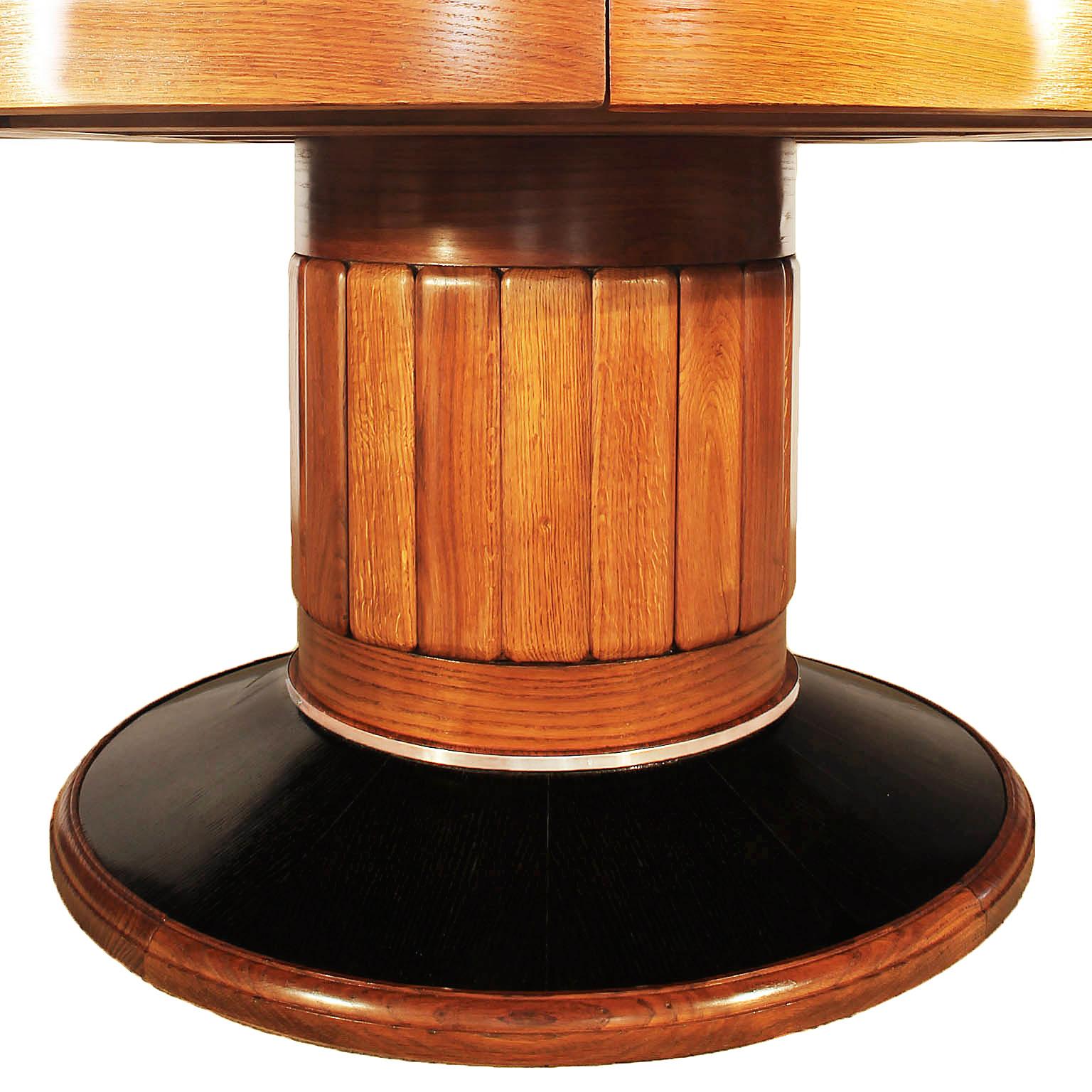 Grande table ronde Art déco des années 1930, chêne et placage, anneau en laiton - Barcelone, Espagne Bon état - En vente à Girona, ES