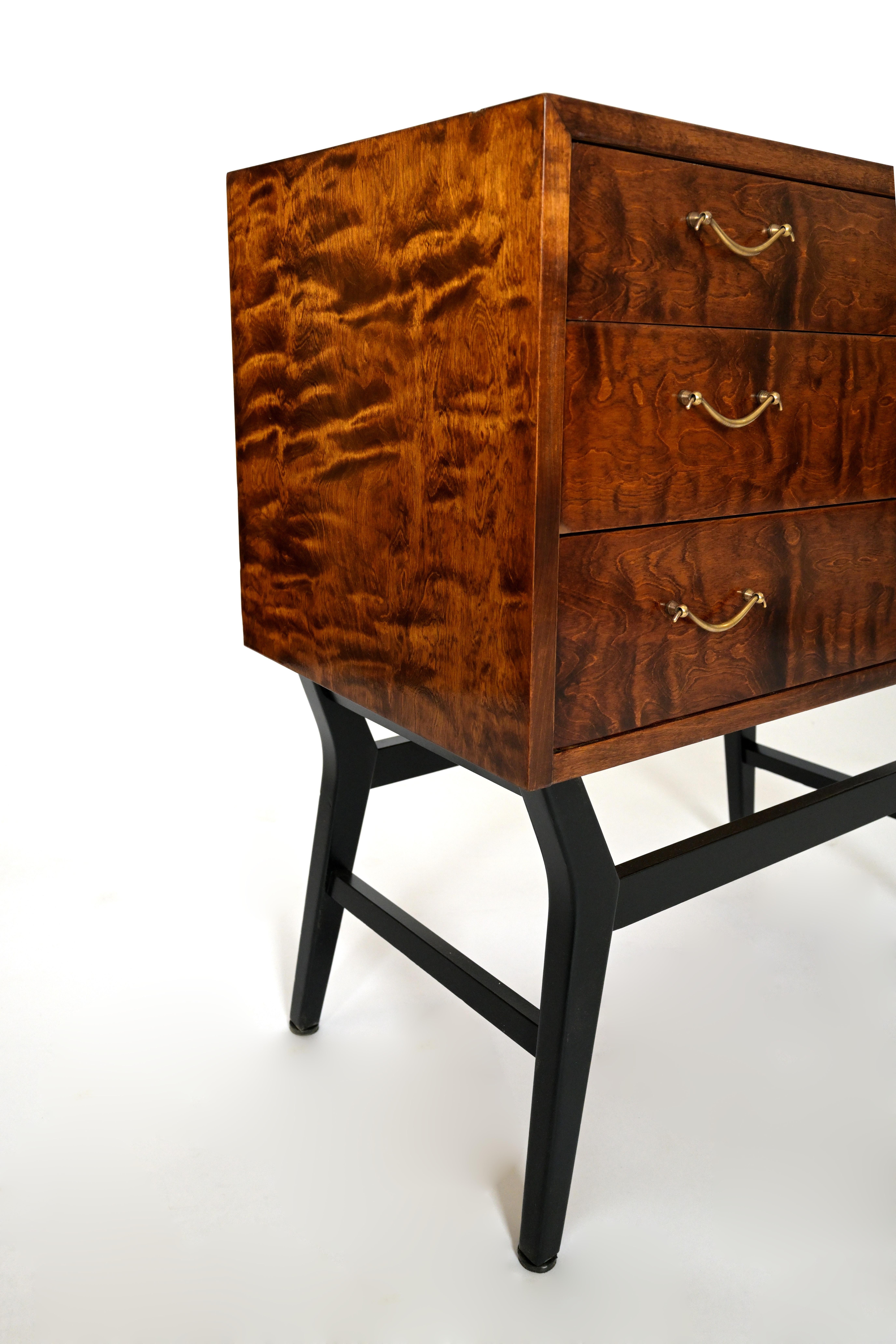 1930 Swedish Grace Birch Chest of Drawers In Good Condition In New York, NY