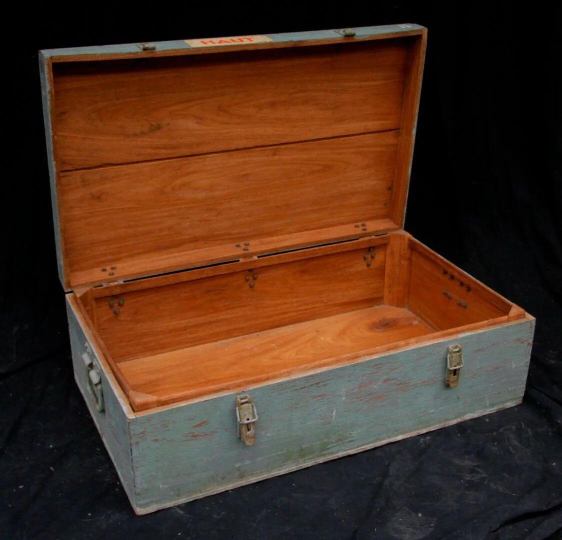 Art Deco 1930 Trunk in Exotic Wood and Lacquered Wood For Sale
