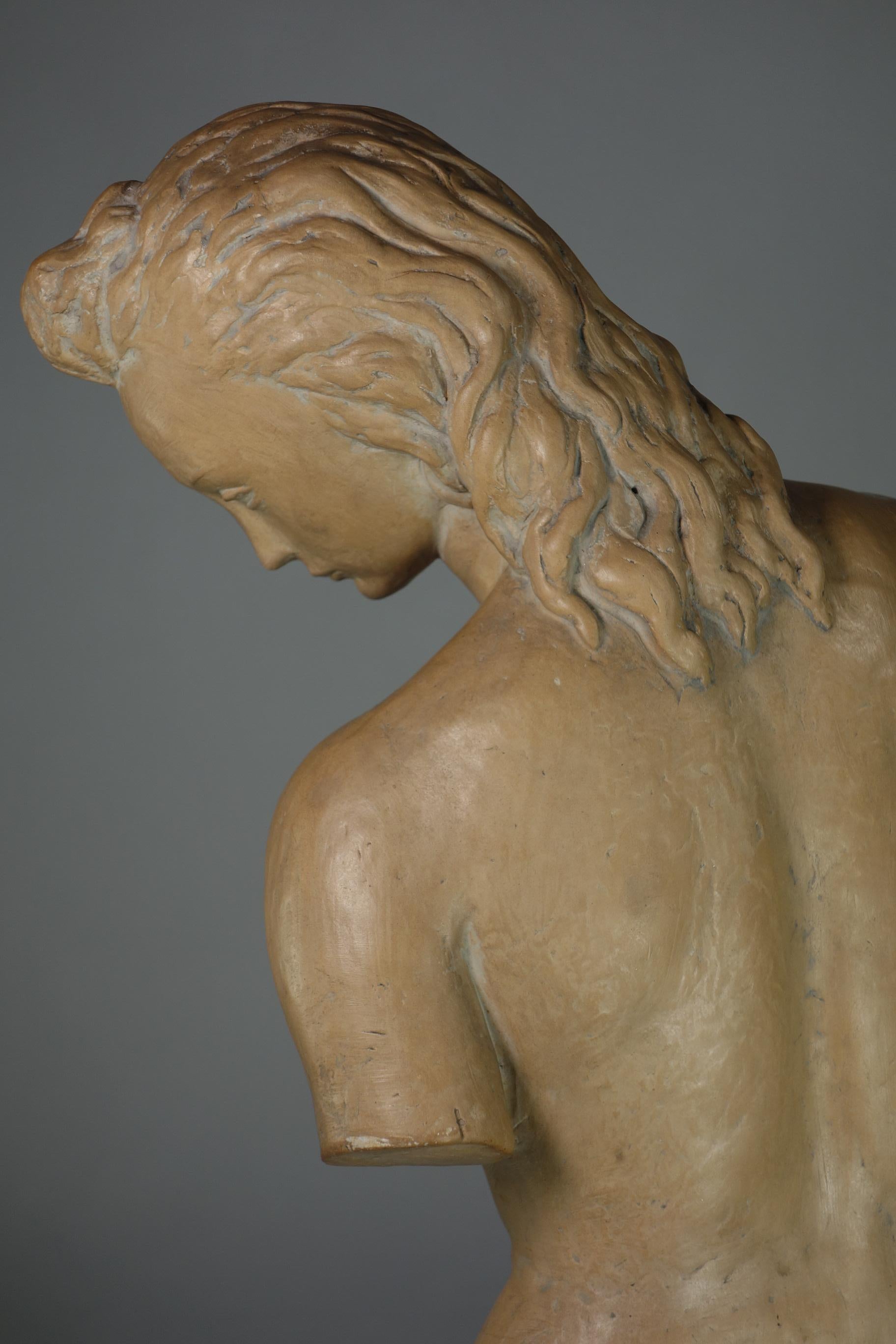 1930 Ugo Zaccagnini Escultura de cerámica Art Decó Mujer desnuda de barro en venta 4