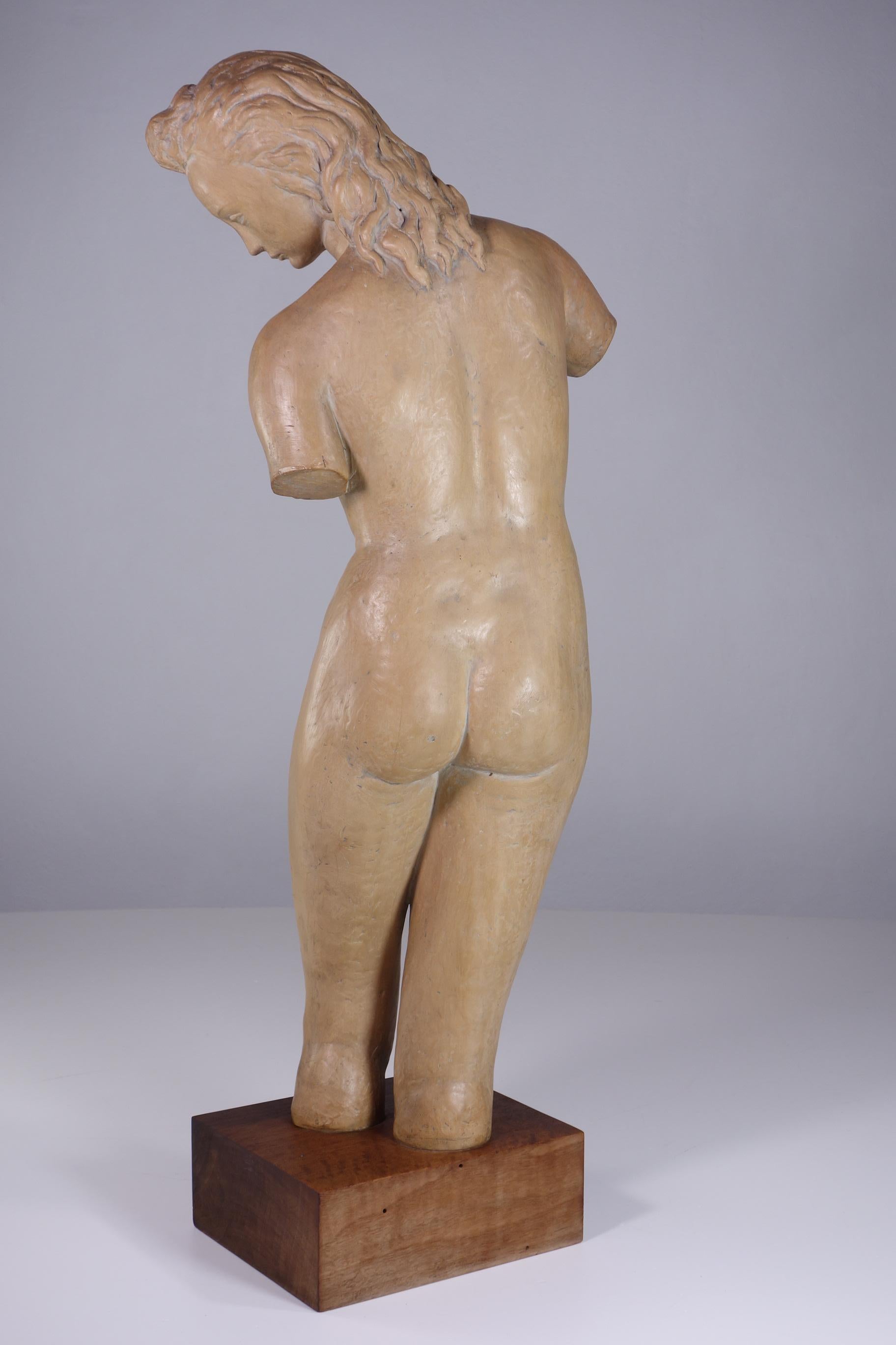 1930 Ugo Zaccagnini Escultura de cerámica Art Decó Mujer desnuda de barro en venta 5